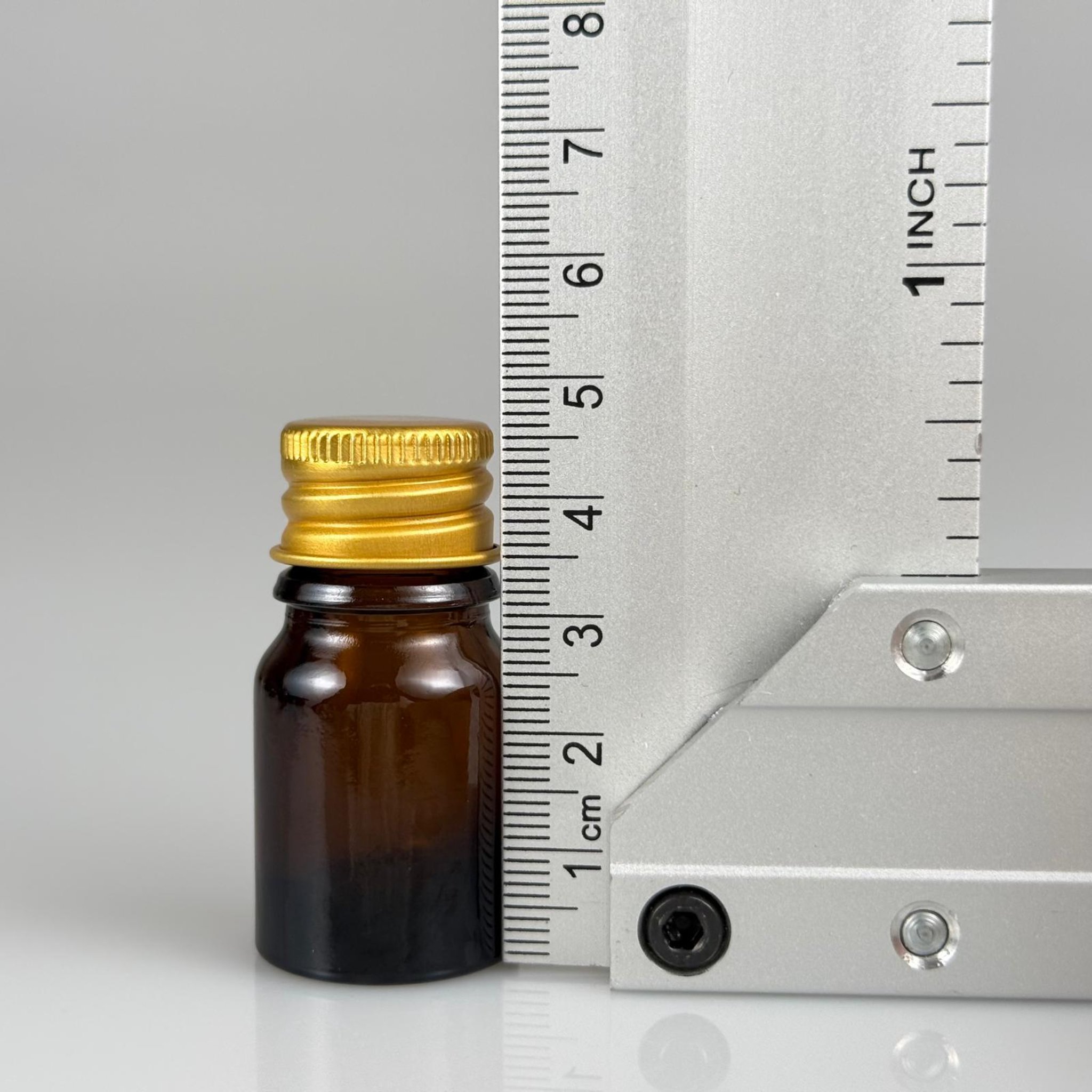 3 CC AMBER CAM ŞİŞE + KÖPÜK CONTALI GOLD ALÜMİNYUM METAL KAPAKLI + KÖR TIPALI TAKIM - 3 ML KAHVERENGİ CAM ŞİŞE