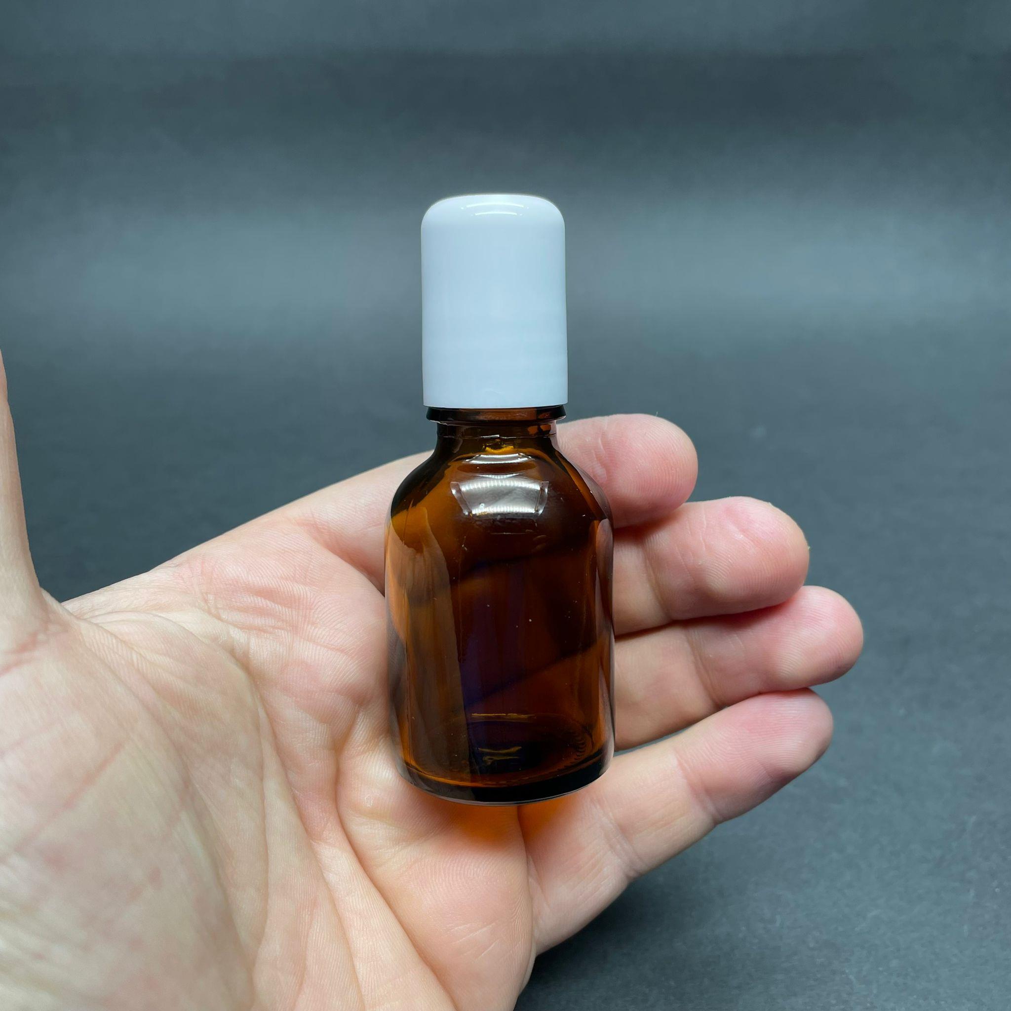 25 CC AMBER CAM ROLL-ON ŞİŞESİ - BEYAZ KAPAKLI - 20 ML ÇELİK BİLYELİ ŞİŞE - CAM ROLL ON ŞİŞE - CAM ESANS ŞİŞESİ