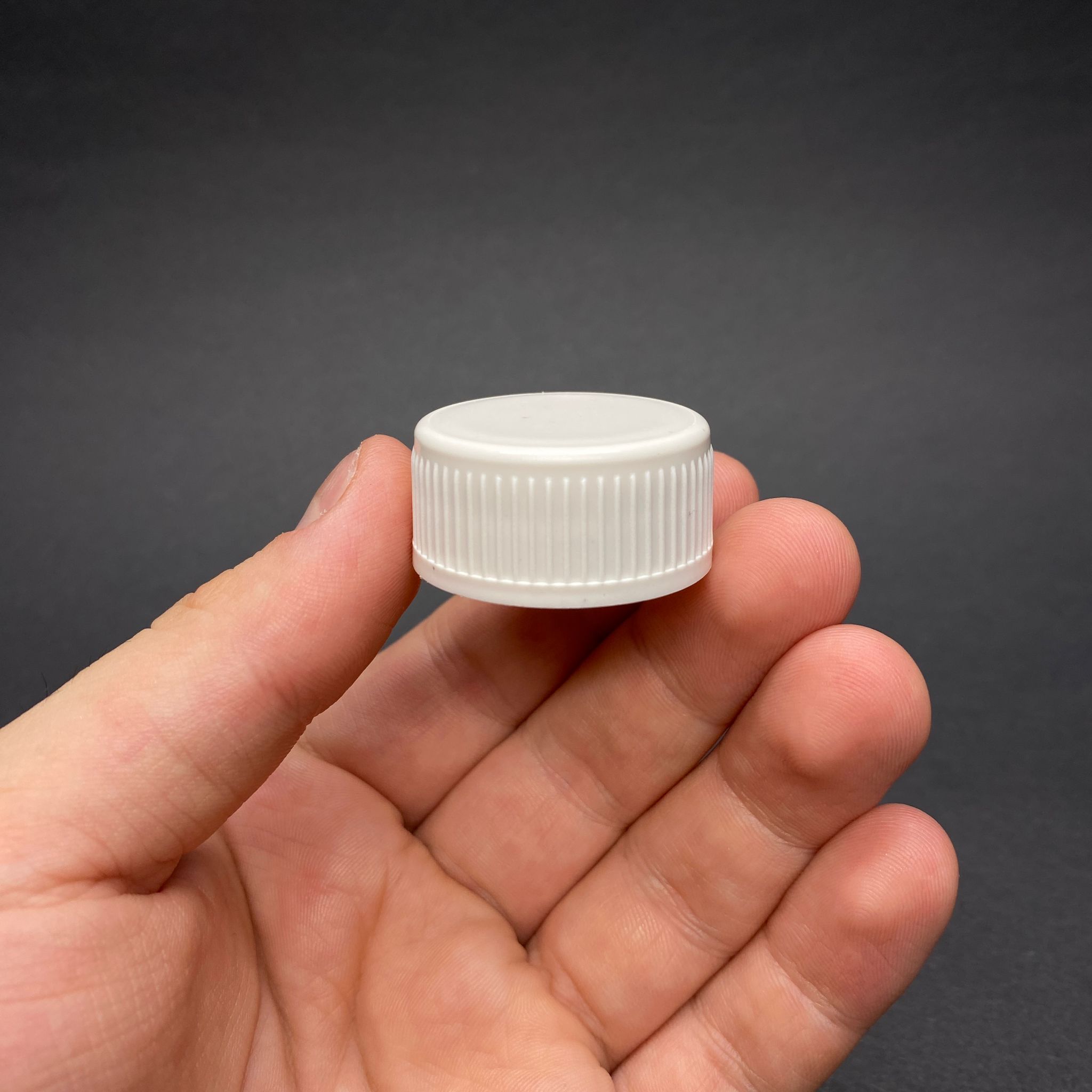 33 MM PLASTİK KAPAK BEYAZ - SIZDIRMAZ KÖPÜK CONTALI