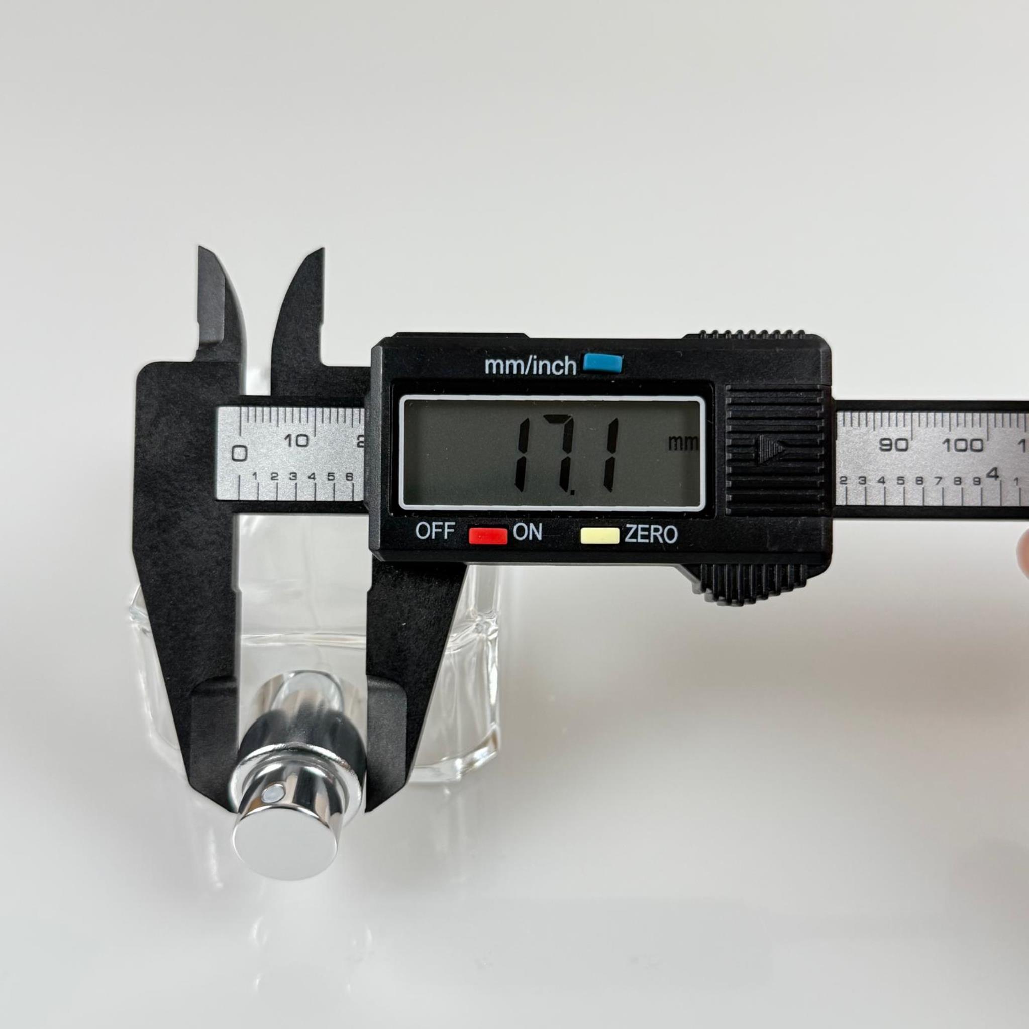 50 ML KÖŞELİ MODEL ANGEL PARFÜM ŞİŞESİ - GÜMÜŞ METAL SPREYLİ (AĞIZ 15 MM GEÇME KOLAY KAPAMA)