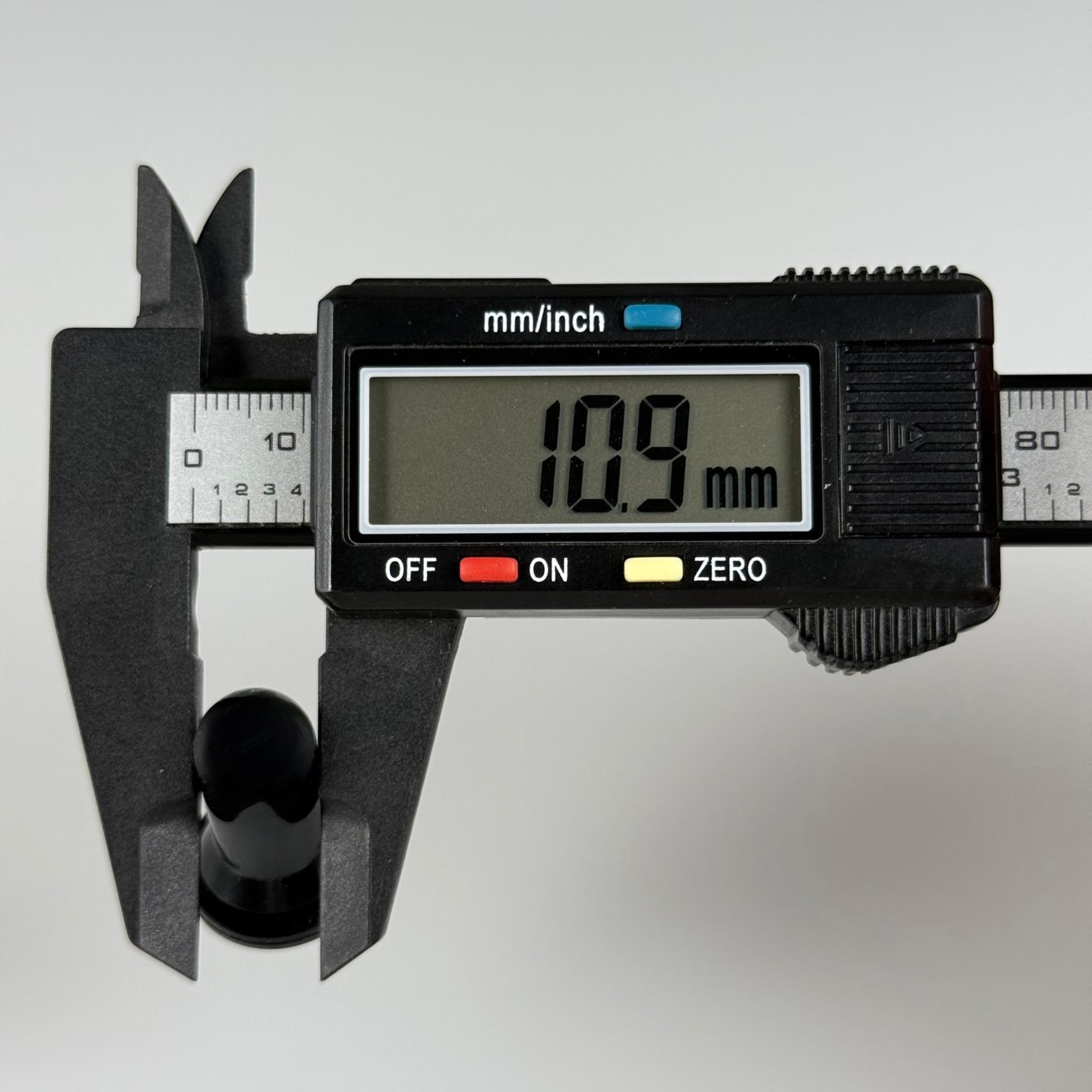 20 MM SİYAH EMZİK