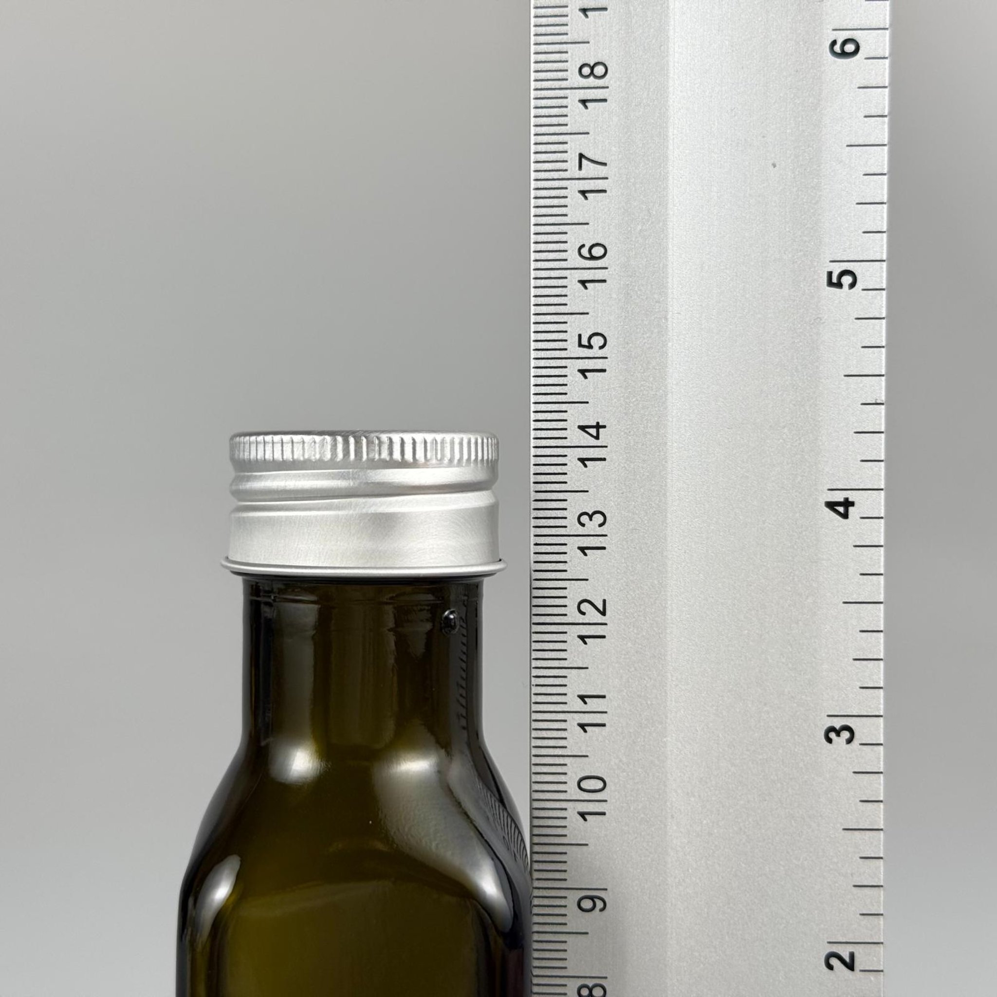 100 CC MARASKA CAM ŞİŞE KOYU YEŞİL (31 MM AĞIZ) - CONTALI GÜMÜŞ ALÜMİNYUM METAL KAPAKLI - 100 ML KÖŞELİ KARE MARASCA YAĞ VE SOS ŞİŞELERİ