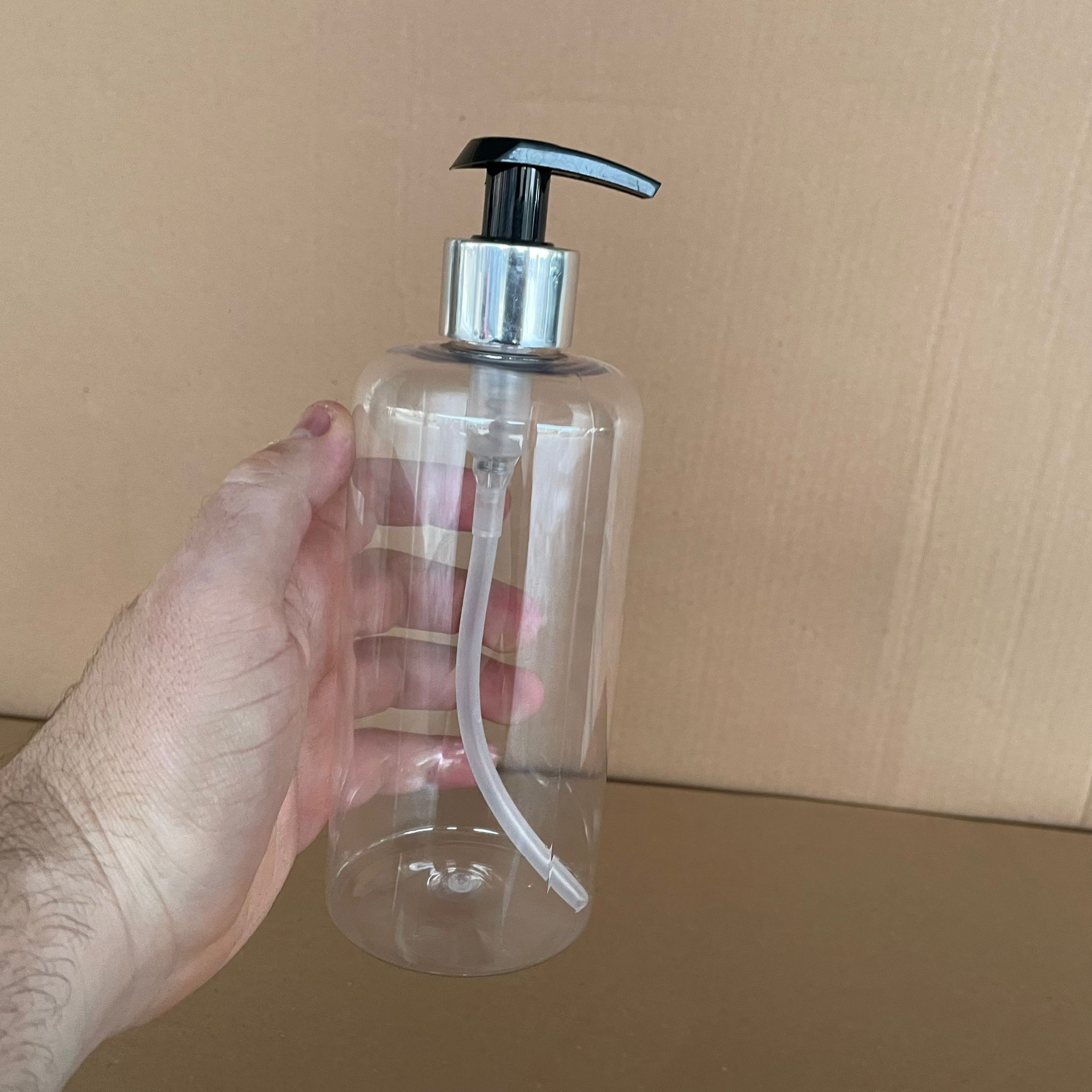500 CC UZUN SİLİNDİR PET ŞİŞE KALIN (26 GR) - GÜMÜŞ METALİK SIVI SABUN POMPALI - 28 AĞIZ - 500 ML PET ŞİŞE
