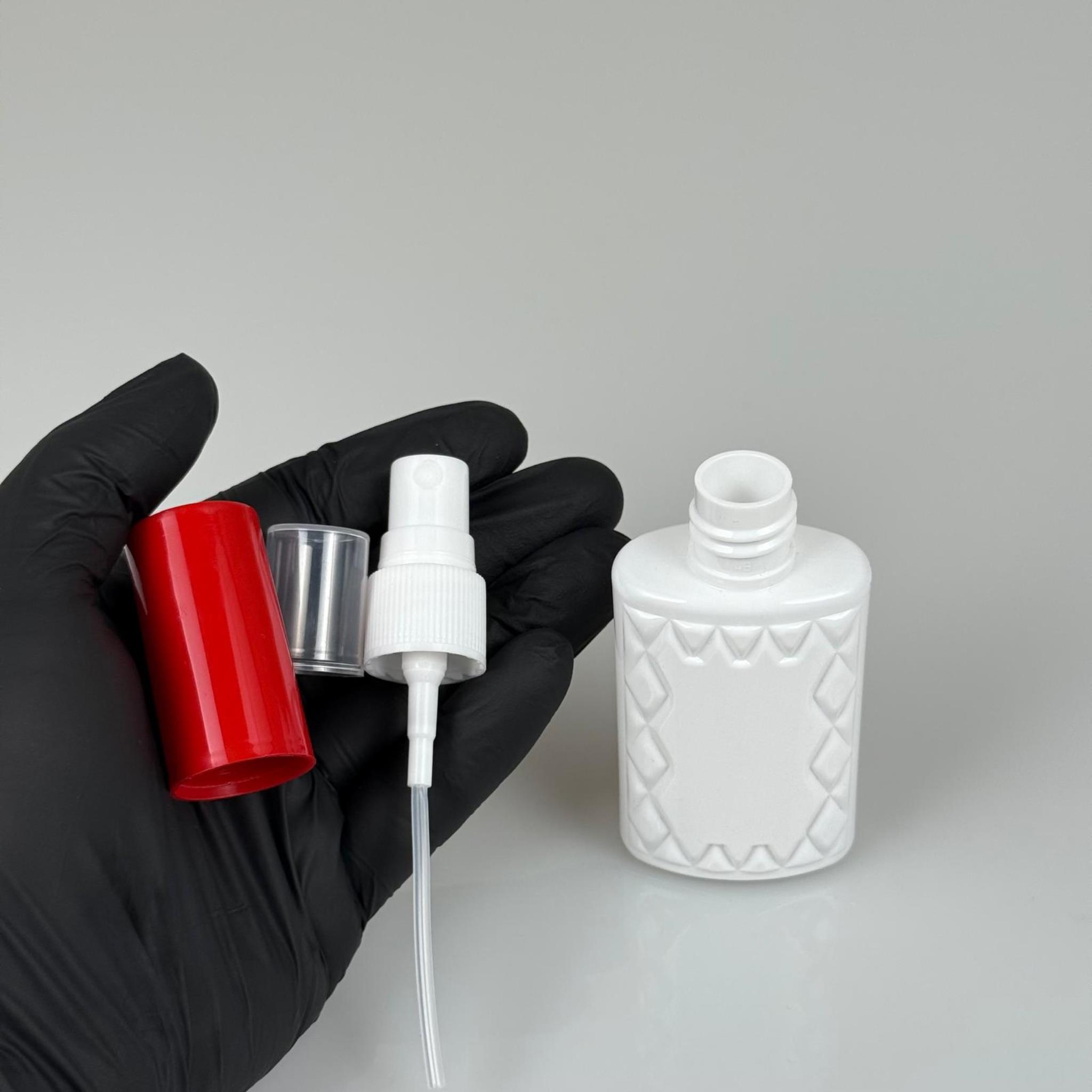 50 CC BEYAZ PET KÖŞELİ PARFÜM ŞİŞESİ  - BEYAZ SPREYLİ - KIRMIZI KORUMA KAPAKLI - 50 ML PLASTİK PARFÜM - KOLONYA ŞİŞESİ