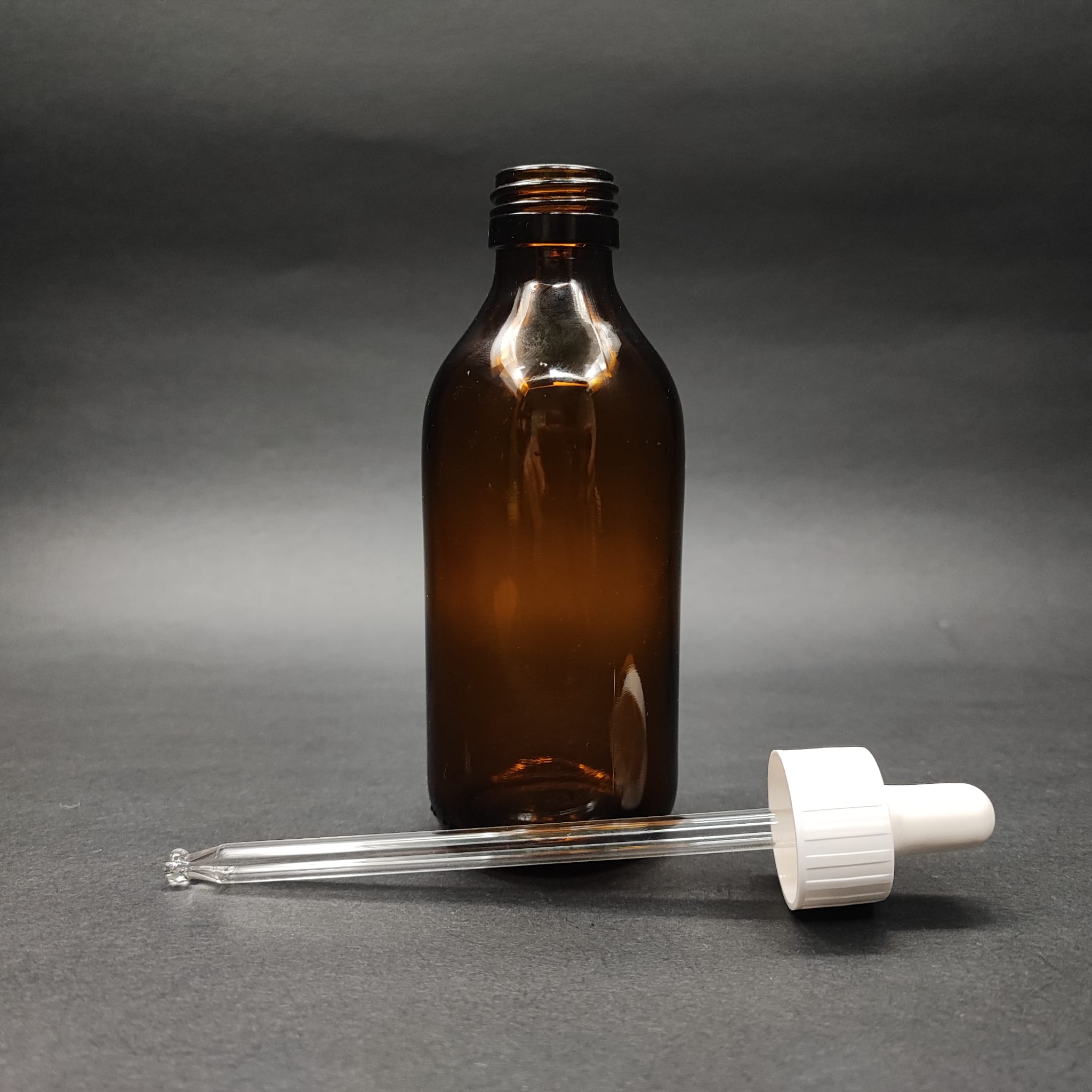 150 ML DOLUMU KOLAY, GENİŞ AĞIZLI CAM DAMLALIKLI ŞİŞE (25 MM AĞIZ)  - 150 CC BEYAZ DAMLALIKLI CAM ECZA ŞİŞESİ - AMBER KAHVERENGİ
