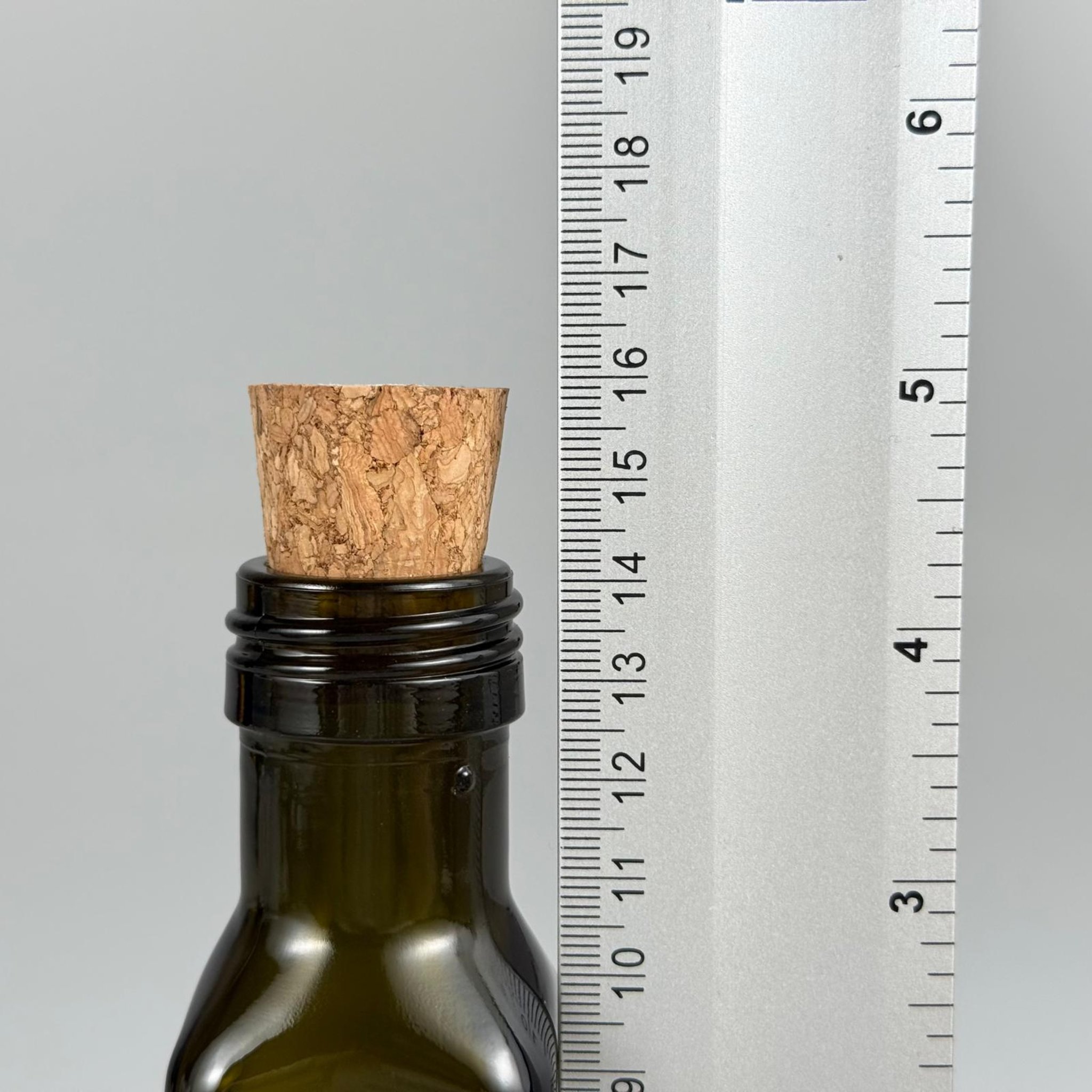 100 CC MARASKA CAM ŞİŞE KOYU YEŞİL (31 MM AĞIZ) - MANTAR TIPALI - 100 ML KÖŞELİ KARE MARASCA YAĞ VE SOS ŞİŞELERİ