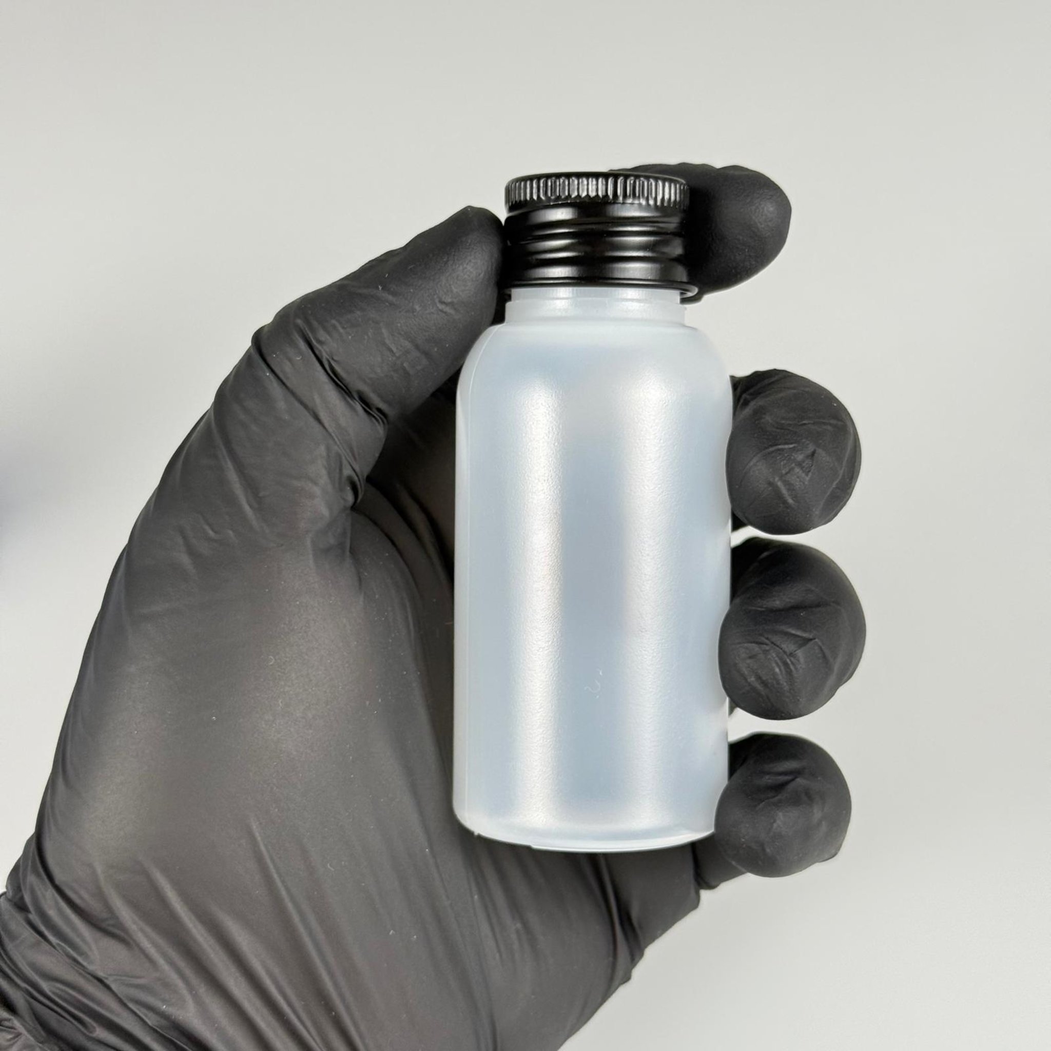 50 ML SIKILABİLİR YUMUŞAK POLİETİLEN PE PLASTİK ASETON ŞİŞESİ ( 24 AĞIZ ) + KÖPÜK CONTALI SİYAH METAL ALÜMİNYUM KAPAK TAKIM - 50 cc sos, yağ, kartuş, mürekkep vb için boş şişeler
