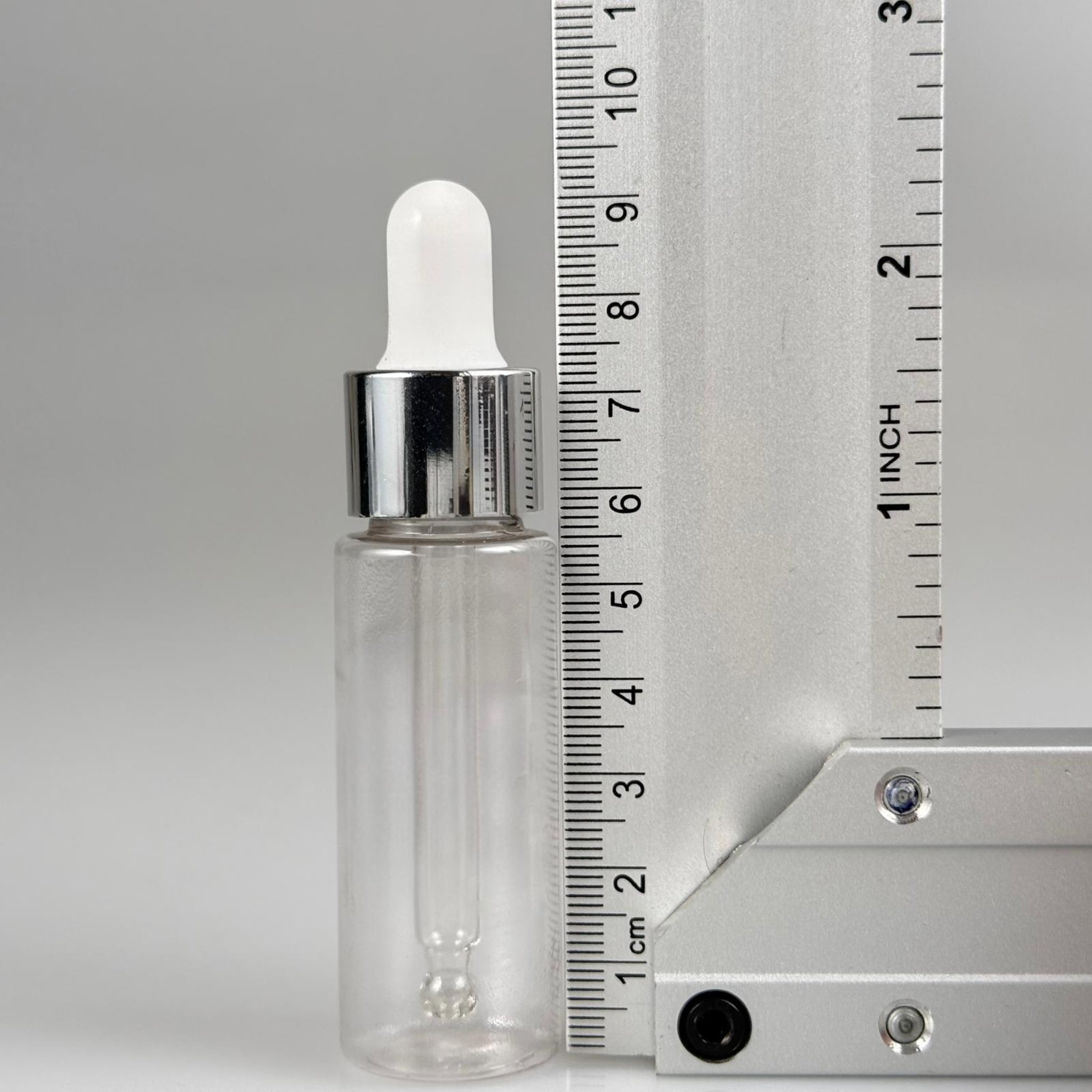 20 CC PET SHOT ŞİŞESİ  - KİLİTLİ BEYAZ KAPAKLI KOLAJEN ŞİŞESİ - 20 ML PLASTİK ŞİŞE - ŞEFFAF (KİLİTLİ KAPAK SERTÇE BASTIRARAK KAPANIR)