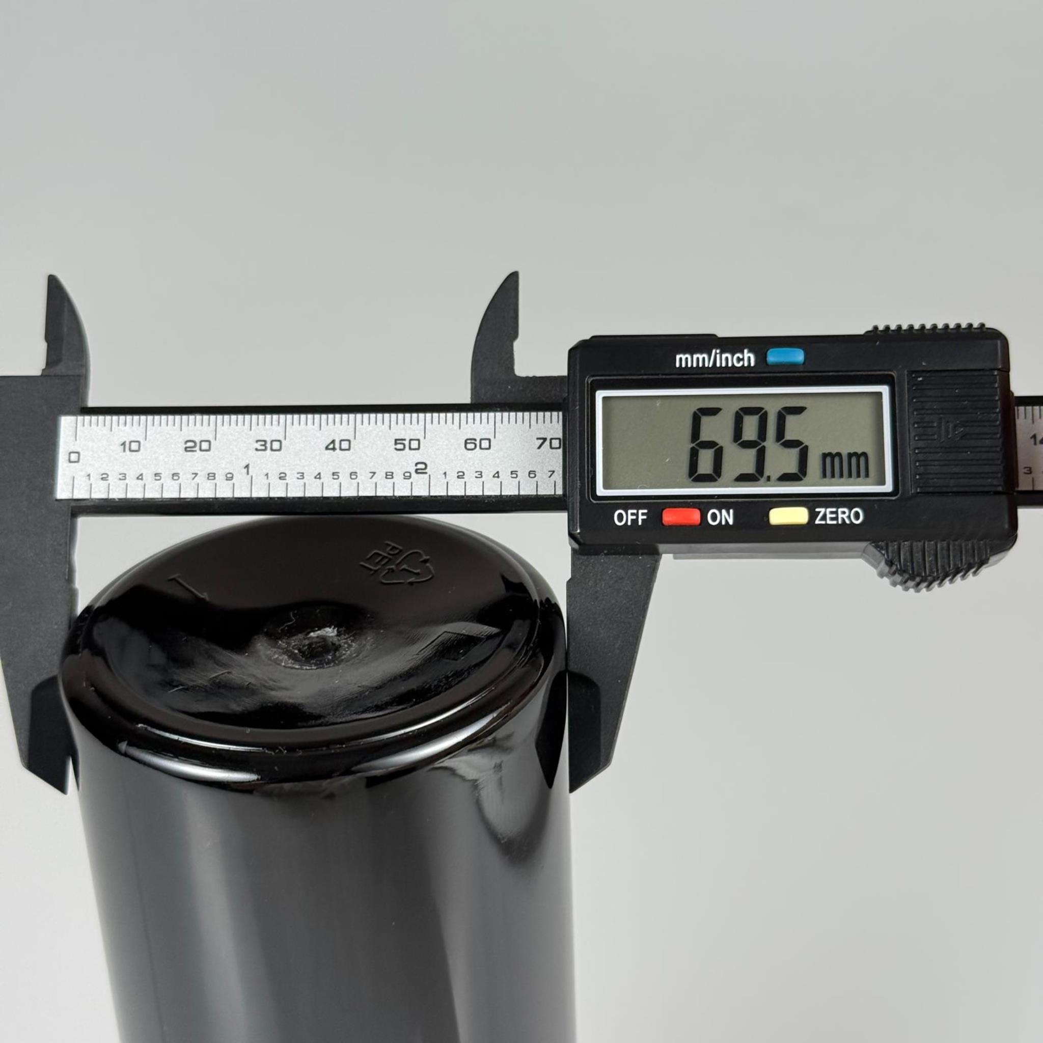 500 CC SİYAH UZUN SİLİNDİR PET ŞİŞE KALIN (26 GR) - SİYAH METAL ALÜMİNYUM KAPAKLI - 28 AĞIZ - 500 ML PET ŞİŞE