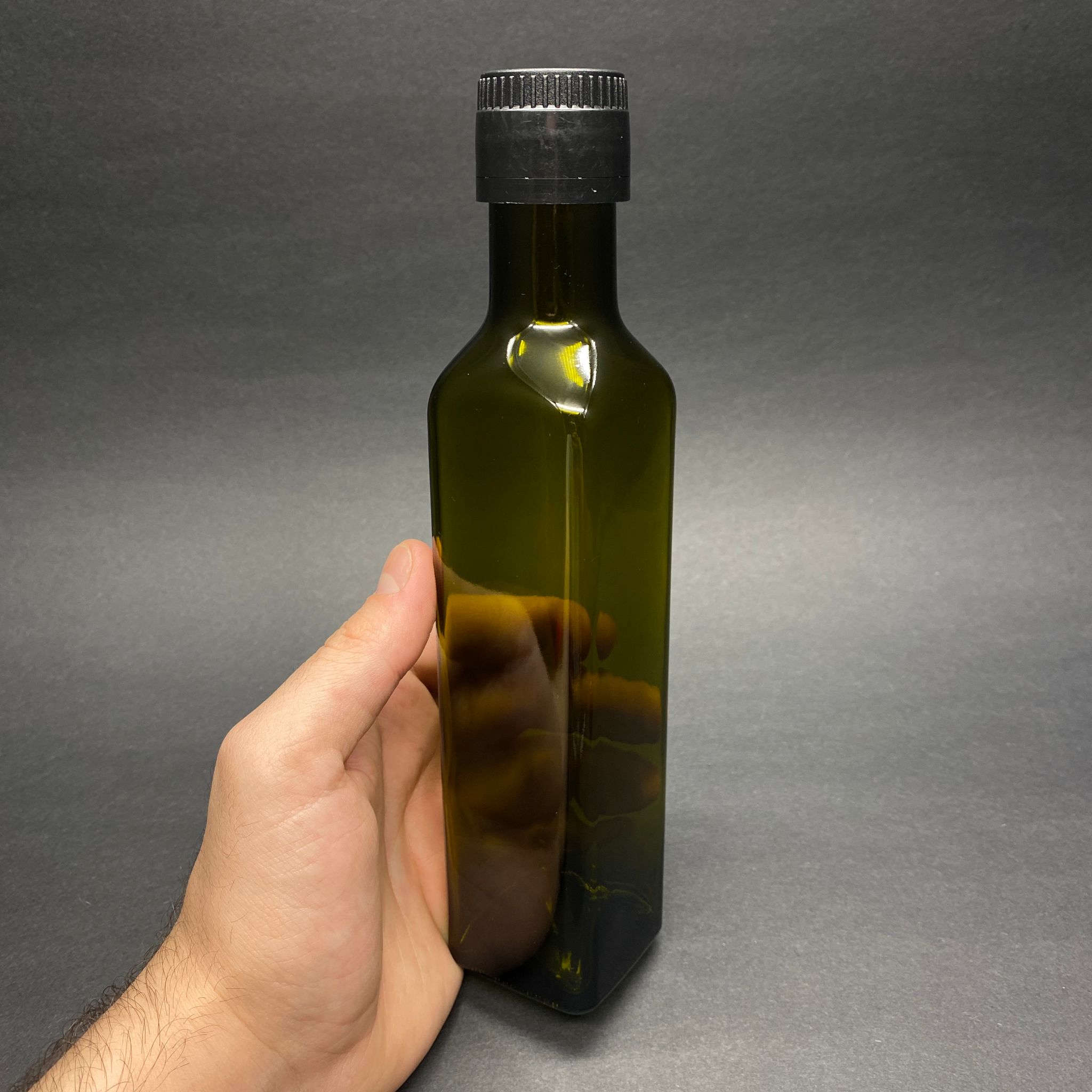 250 CC YEŞİL MARASKA CAM ŞİŞE - KİLİTLİ SİYAH AKITICILI DROP - STOP KAPAKLI - 250 ML KÖŞELİ YAĞ ŞİŞESİ - SİRKE ŞİŞESİ - 0.25 LT MARASKA KÖŞELİ CAM ŞİŞE
