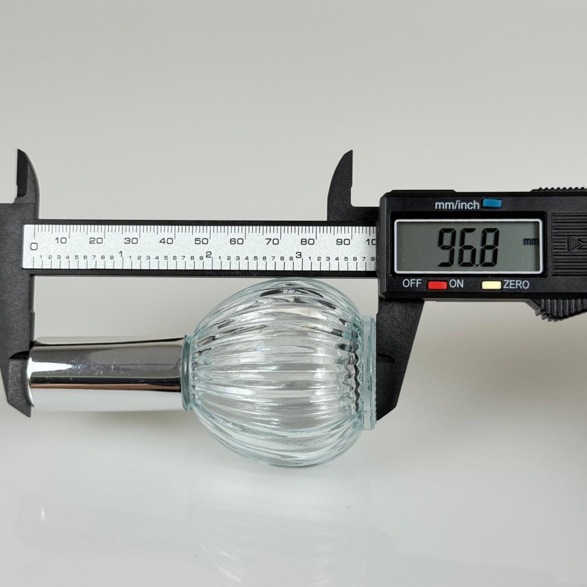 50 CC ÇİZGİLİ TOP CAM ŞİŞE + GÜMÜŞ SPREY FISFIS - 50 ML HEDİYELİK CAM KOLONYA ŞİŞESİ - DÜĞÜN, NİŞAN, SÖZ, KINA, CENAZE, PROMOSYON, PARFÜM İÇİN HEDİYELİK KOLONYA ŞİŞELERİ