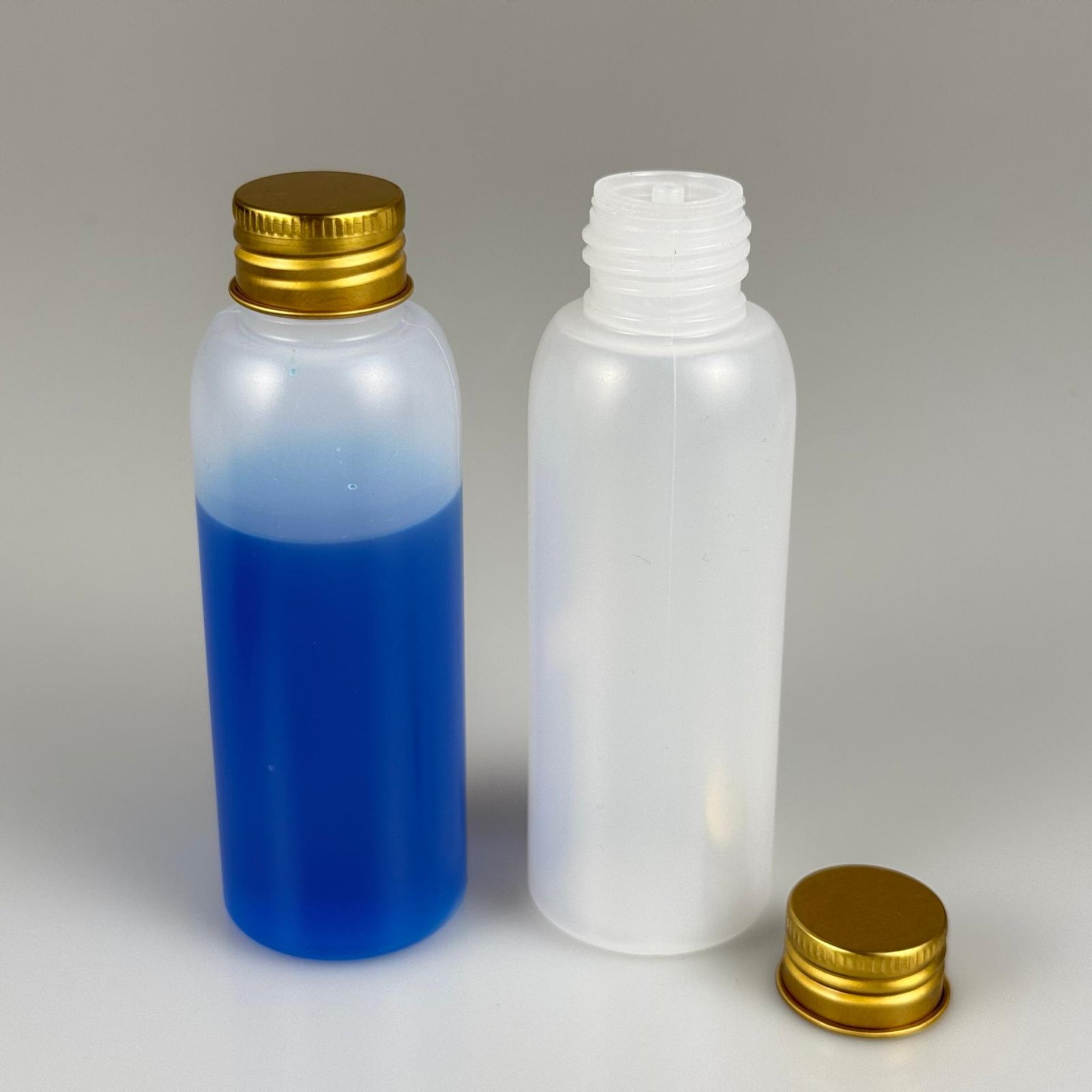 100 ML SIKILABİLİR YUMUŞAK PE POLİETİLEN PLASTİK ASETON ŞİŞESİ ( 24 AĞIZ ) + KÖPÜK CONTALI GOLD METAL ALÜMİNYUM KAPAKLI KOLONYA TIPALI TAKIM - 100 cc sos, yağ, kartuş, mürekkep vb için boş şişeler