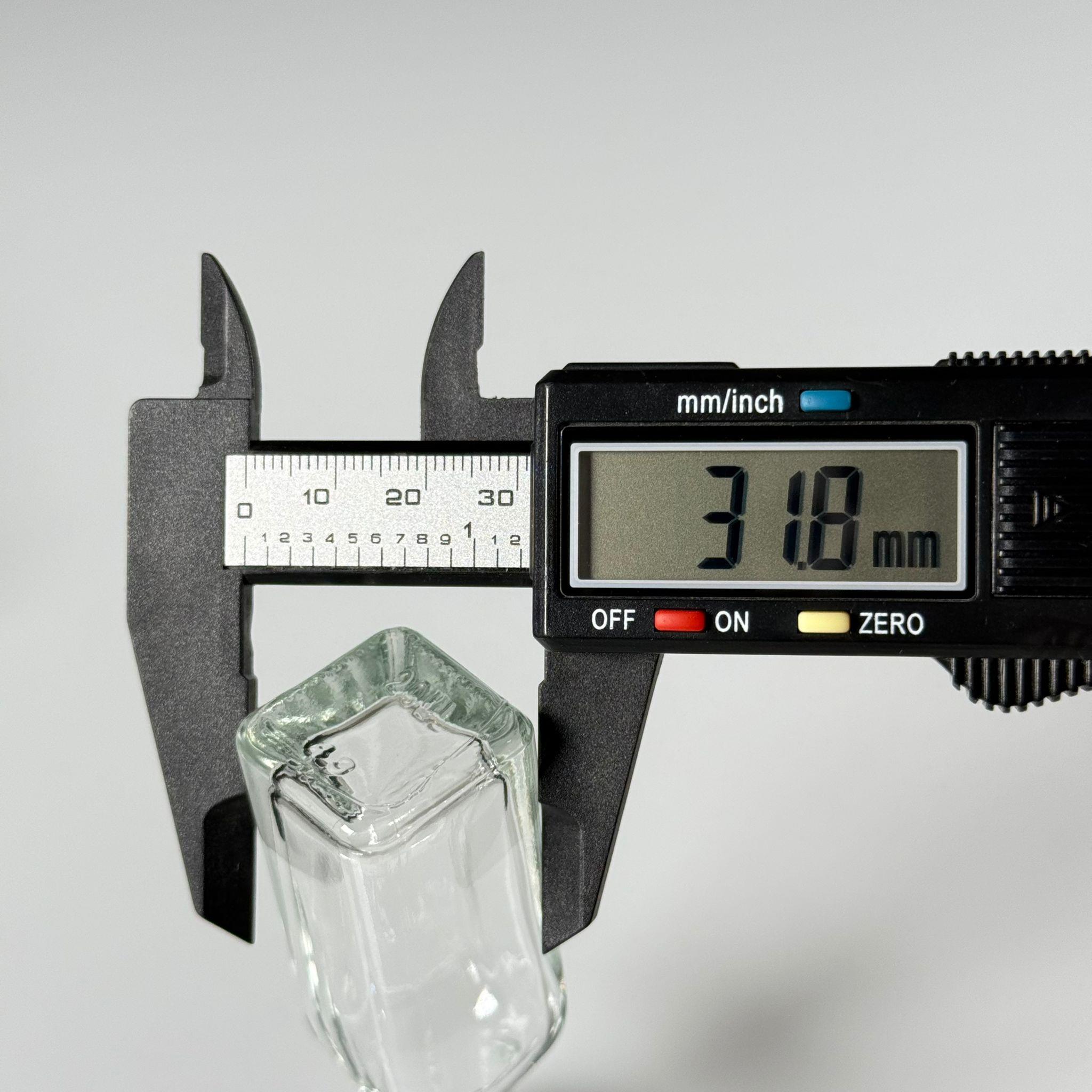 20 CC MARASKA KÖŞELİ CAM ŞİŞE KAPAKSIZ (18 AĞIZ) - 20 ml kare cam şişe