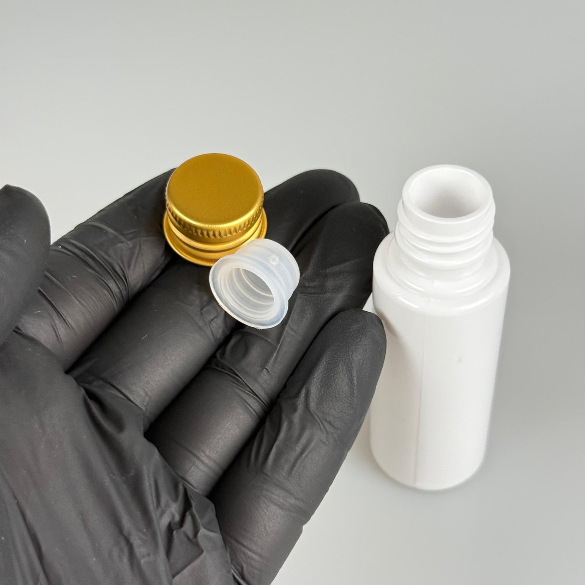 30 CC BEYAZ PET SHOT ŞİŞE - KÖPÜK CONTALI GOLD ALÜMİNYUM METAL KAPAKLI + KÖR TIPALI TAKIM - 30 ML PLASTİK ŞİŞE