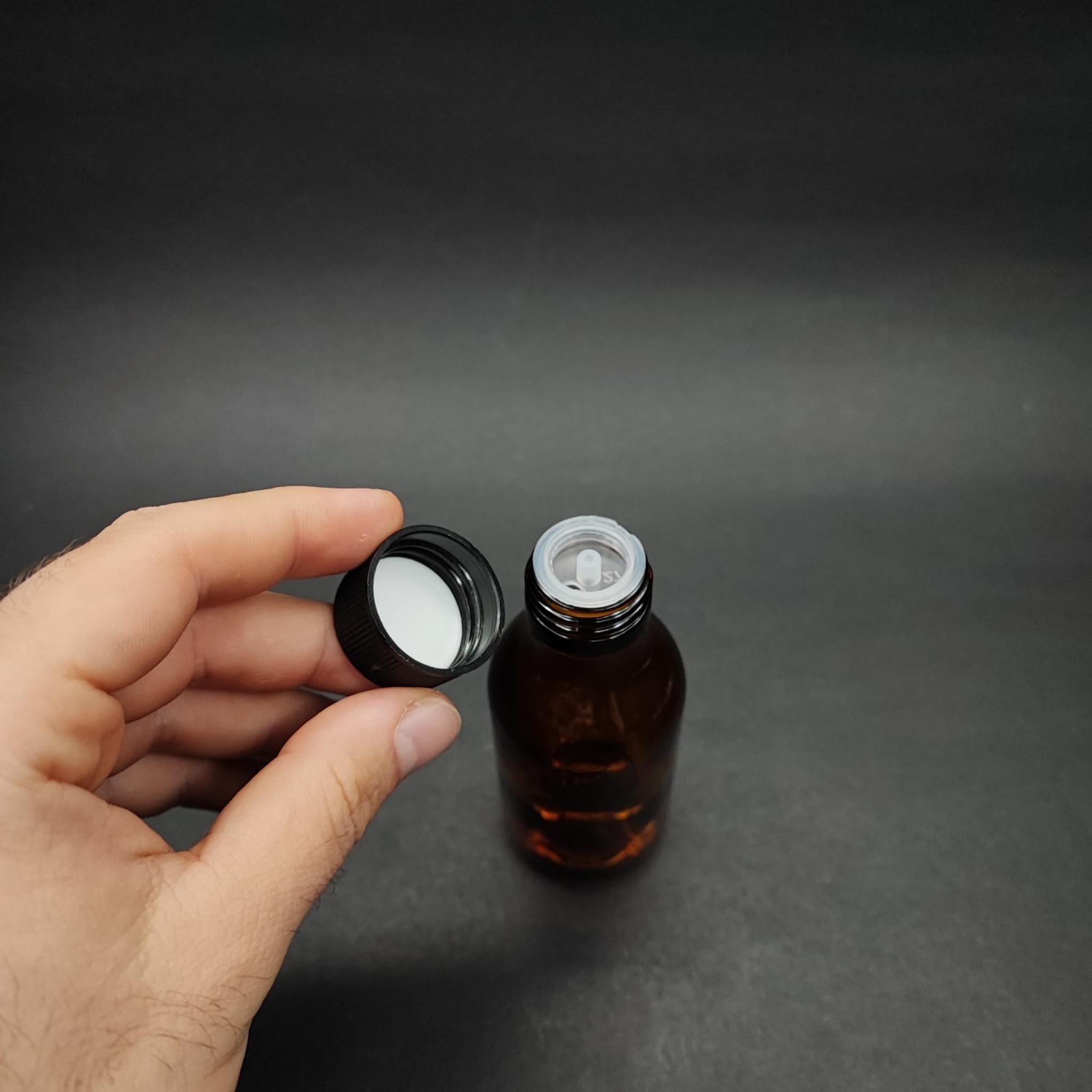 75 ML DOLUMU KOLAY, GENİŞ AĞIZLI İÇTEN DAMLALIKLI ŞİŞE (25 MM AĞIZ)  - 75 CC SİYAH CONTALI KAPAKLI İÇTEN DAMLALIKLI CAM ECZA ŞİŞESİ - AMBER KAHVERENGİ