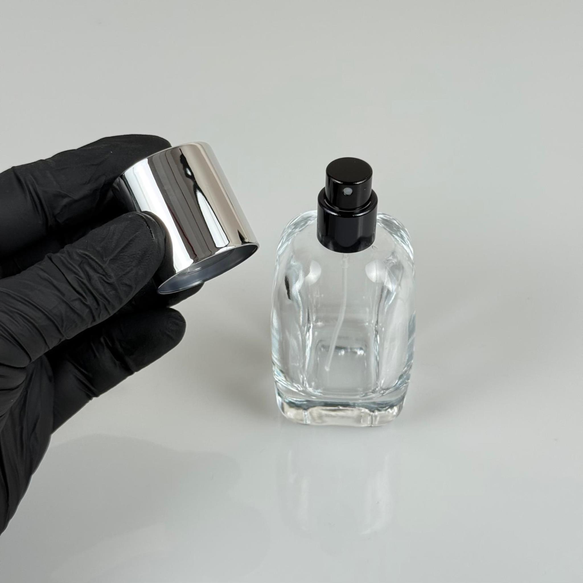 50 ML SİLİNDİR MODEL CORE PARFÜM ŞİŞESİ - SİYAH METAL SPREYLİ + GÜMÜŞ GENİŞ KAPAKLI (AĞIZ 15 MM GEÇME KOLAY KAPAMA)