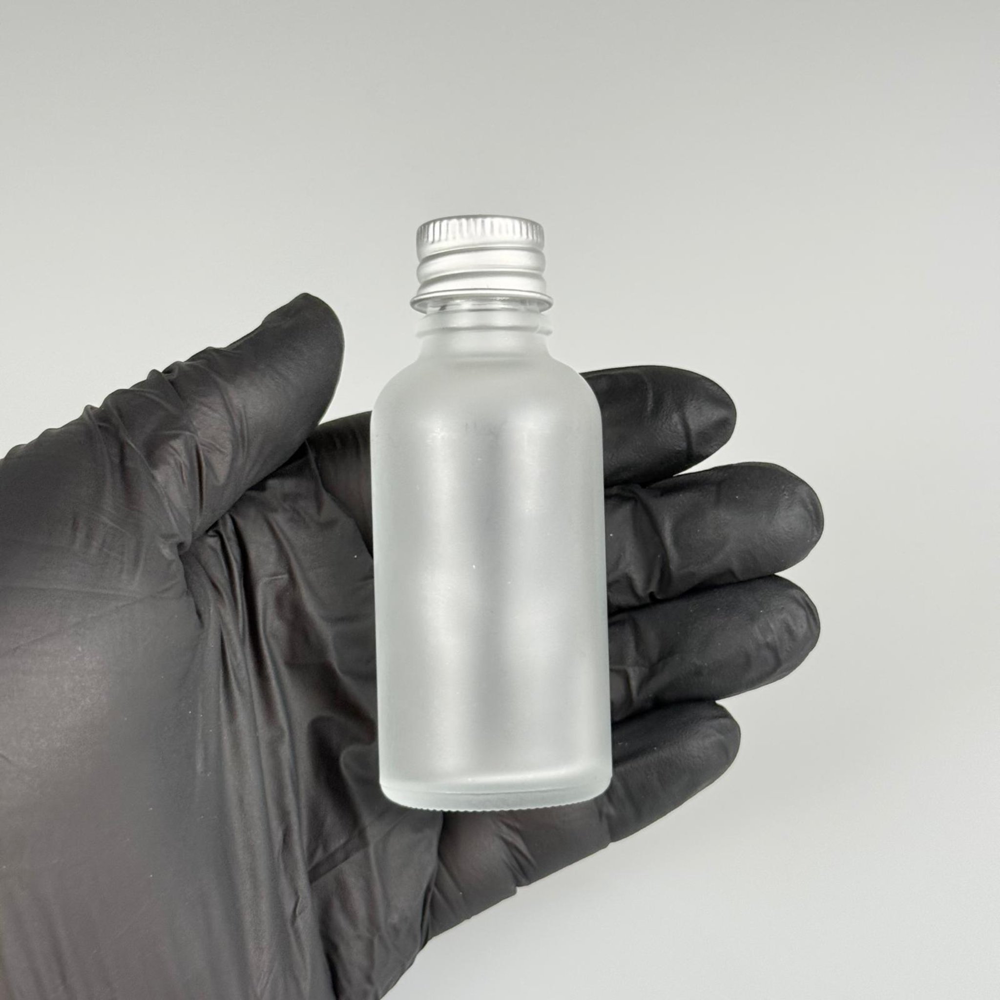30 CC BUZLU CAM ŞİŞE + KÖPÜK CONTALI GÜMÜŞ ALÜMİNYUM METAL KAPAKLI + DAMLALIKLI KOLONYA TIPALI TAKIM - 30 ML BUZLU CAM ŞİŞE