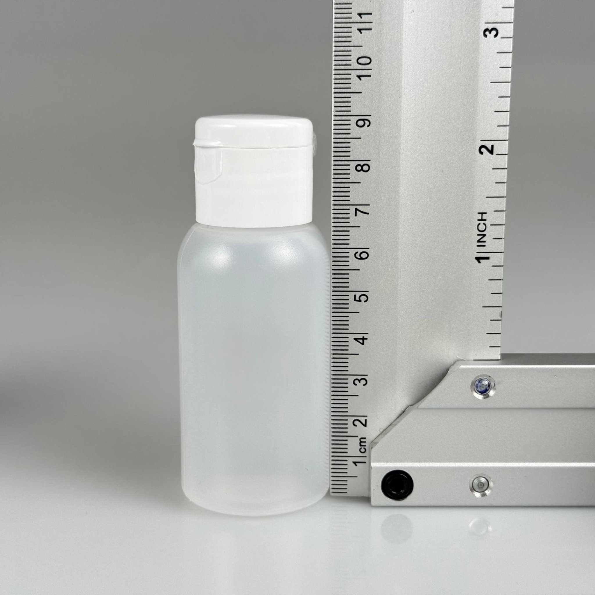 50 ML SIKILABİLİR YUMUŞAK POLİETİLEN PE PLASTİK ŞİŞE - BEYAZ FLİPTOP AKITICI ŞAMPUAN KAPAKLI - 50 cc sos, yağ, kartuş, mürekkep vb için boş şişeler