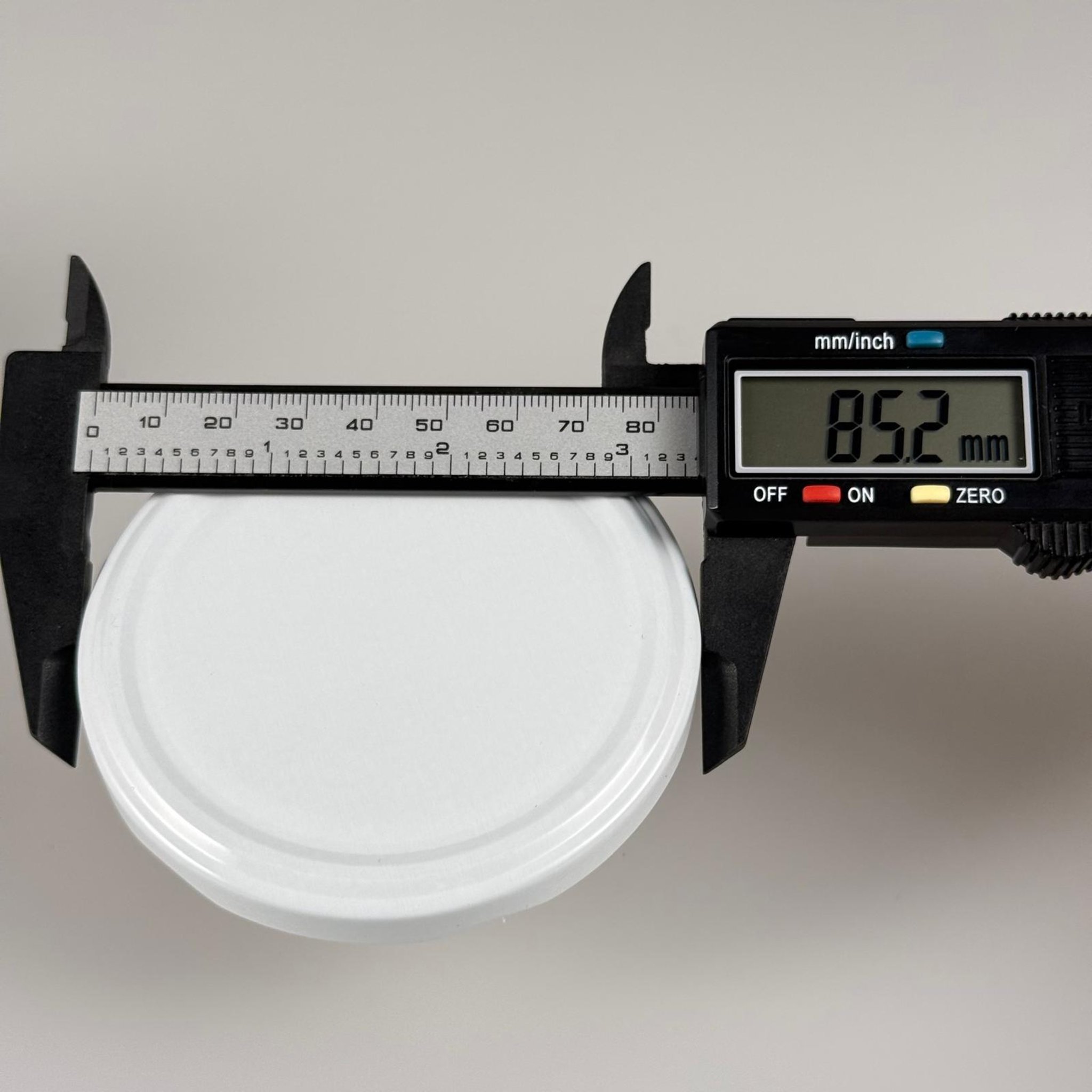 82 MM TWİST-OFF BEYAZ METAL KAPAK (UYGUN FİYATLI KONSERVE KAPAĞI) - KAMPANYALI KAVANOZ KAPAĞI - STANDART BOY KAPAK