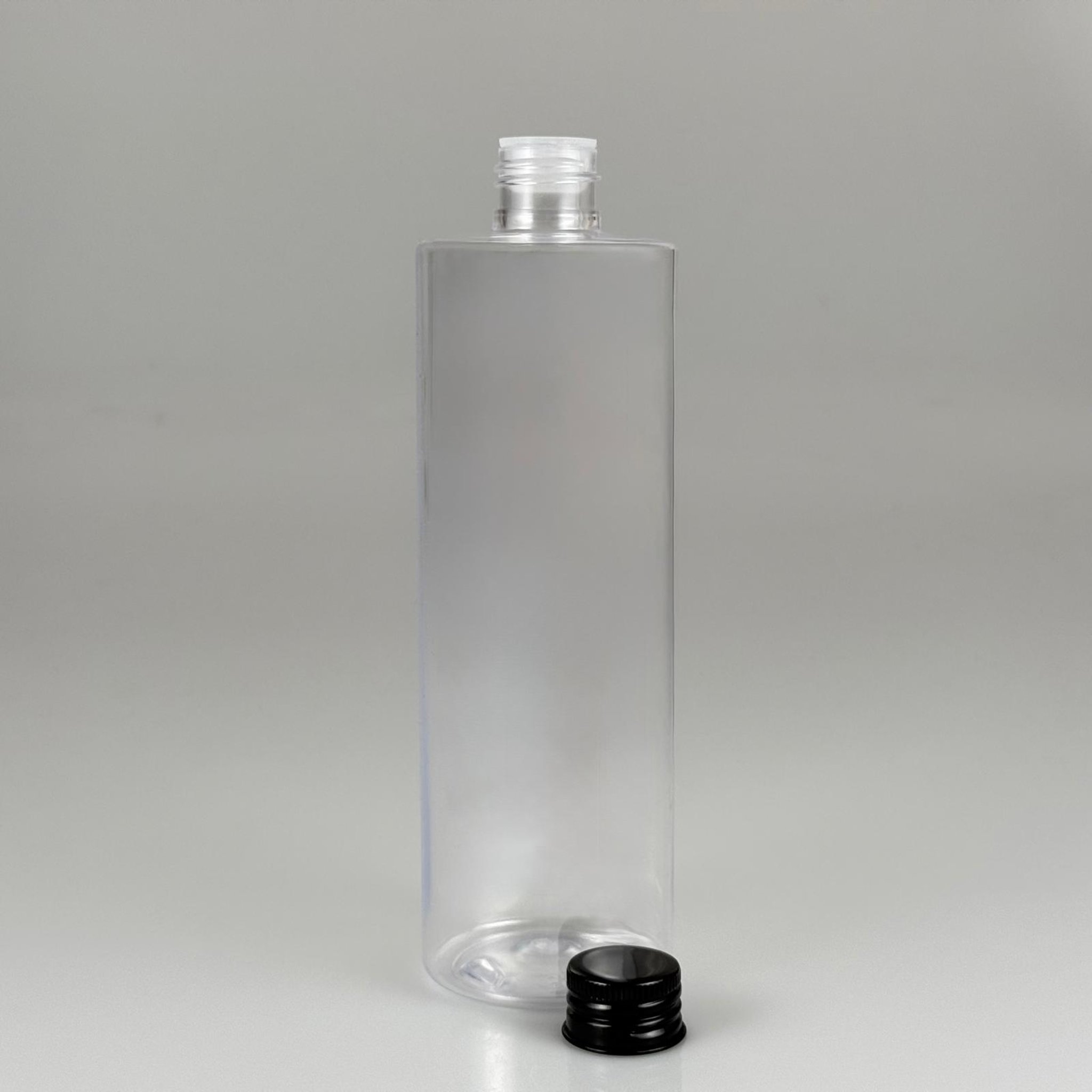 400 CC ŞEFFAF KÜT BOYUNLU SİLİNDİR PET ŞİŞE (30 GR - 24 AĞIZ ) + KÖPÜK CONTALI SİYAH METAL ALÜMİNYUM KAPAKLI + KOLONYA TIPALI TAKIM - 400 ML KAPAKLI ŞEFFAF PLASTİK ŞİŞELER