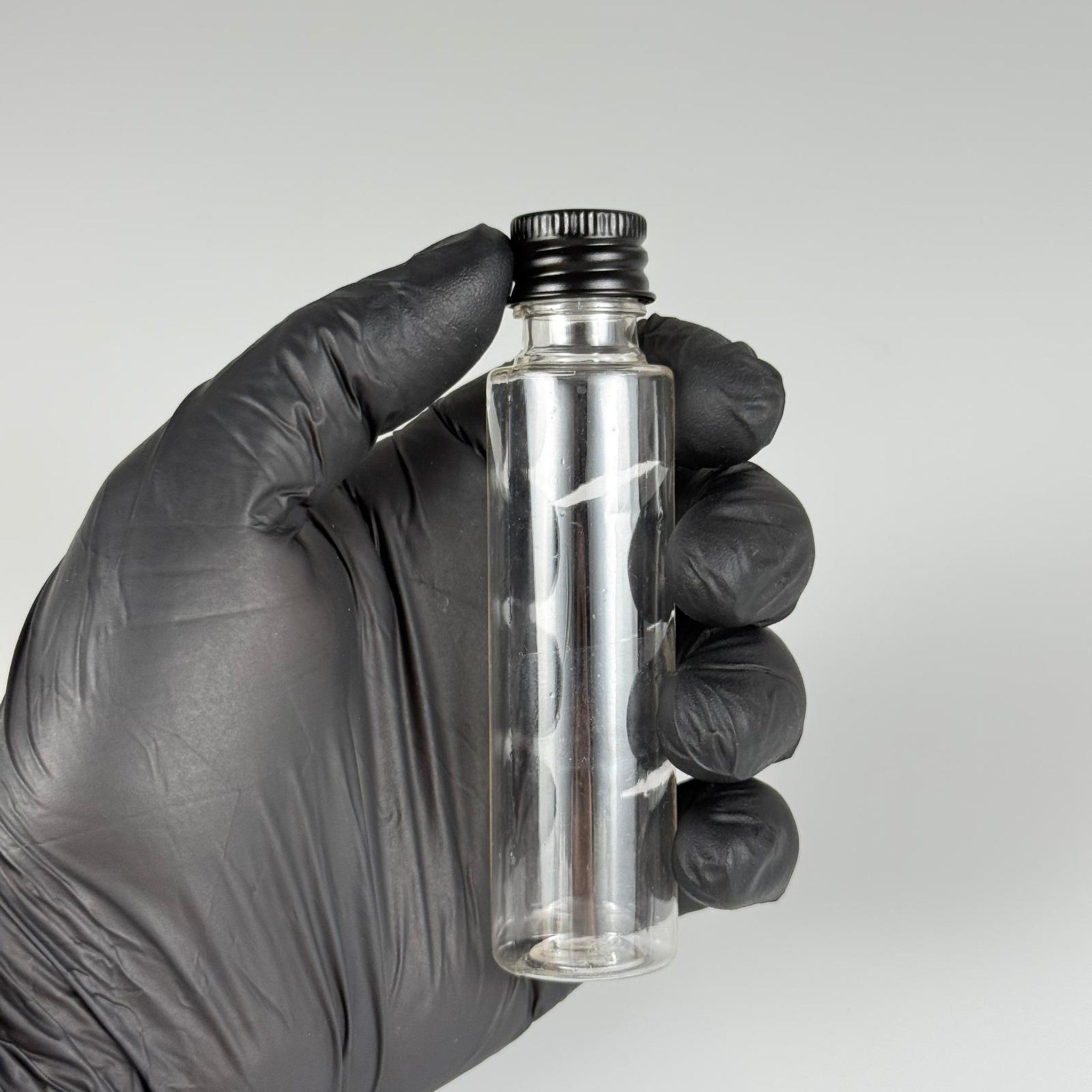 35 CC PET ŞİŞE - KÖPÜK CONTALI SİYAH ALÜMİNYUM METAL KAPAKLI + DAMLALIKLI KOLONYA TIPALI TAKIM - 35 ML ŞEFFAF PET ŞİŞE