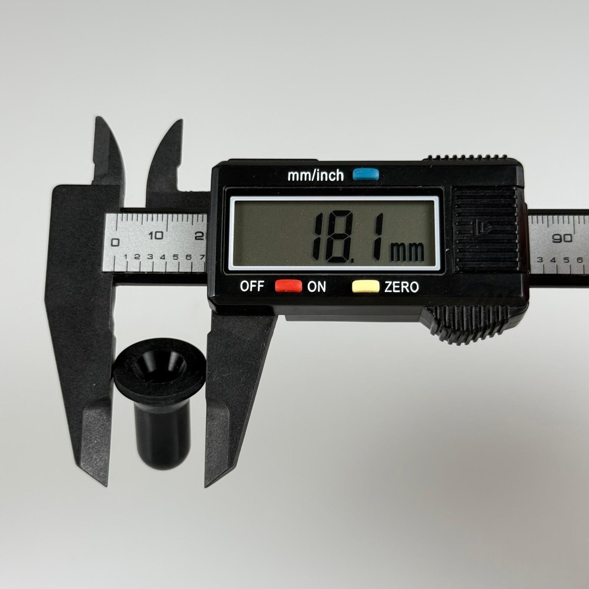 20 MM SİYAH EMZİK