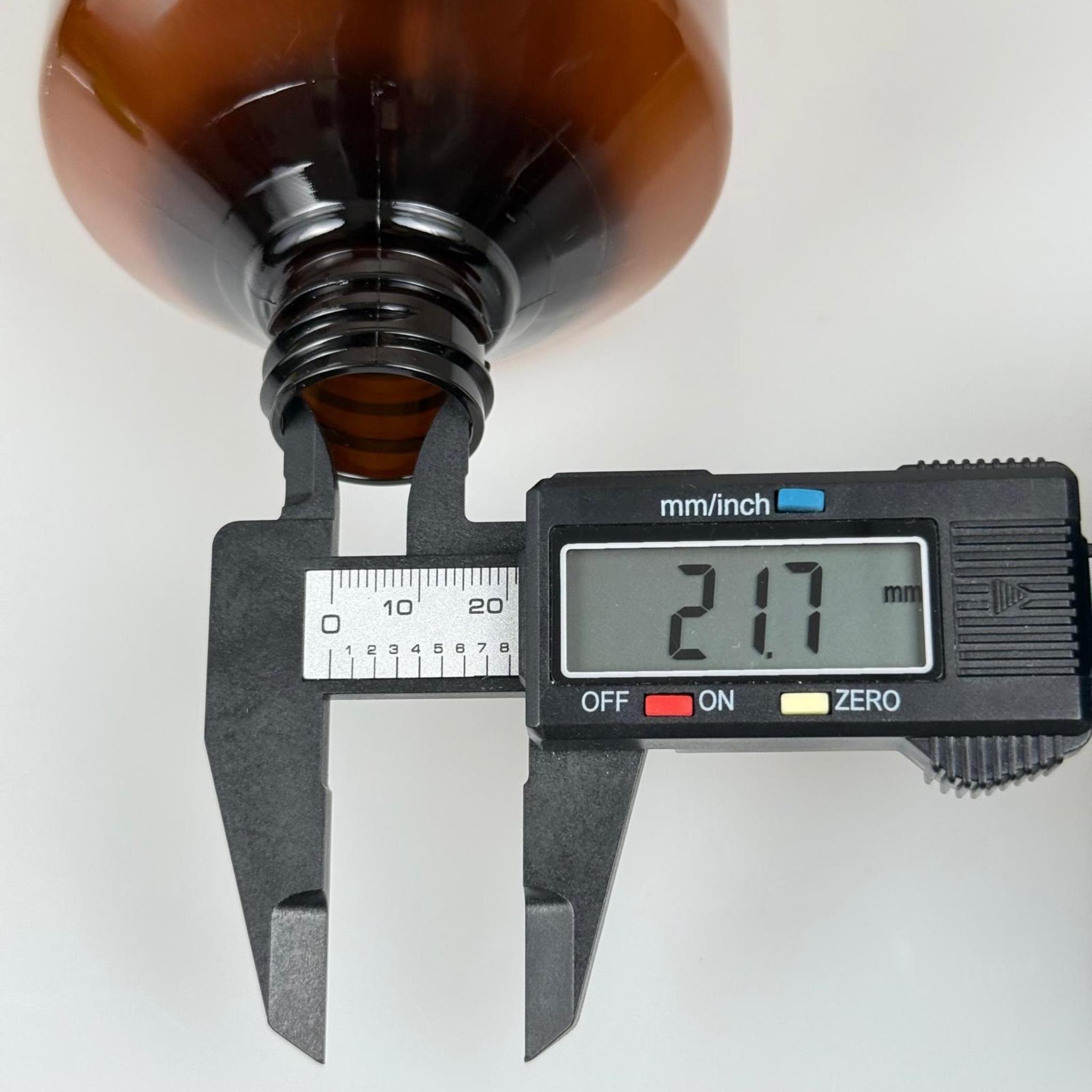 950 CC AMBER SERT PLASTİK ŞİŞE KAPAKSIZ (28 AĞIZ) - KALIN (45 GR)