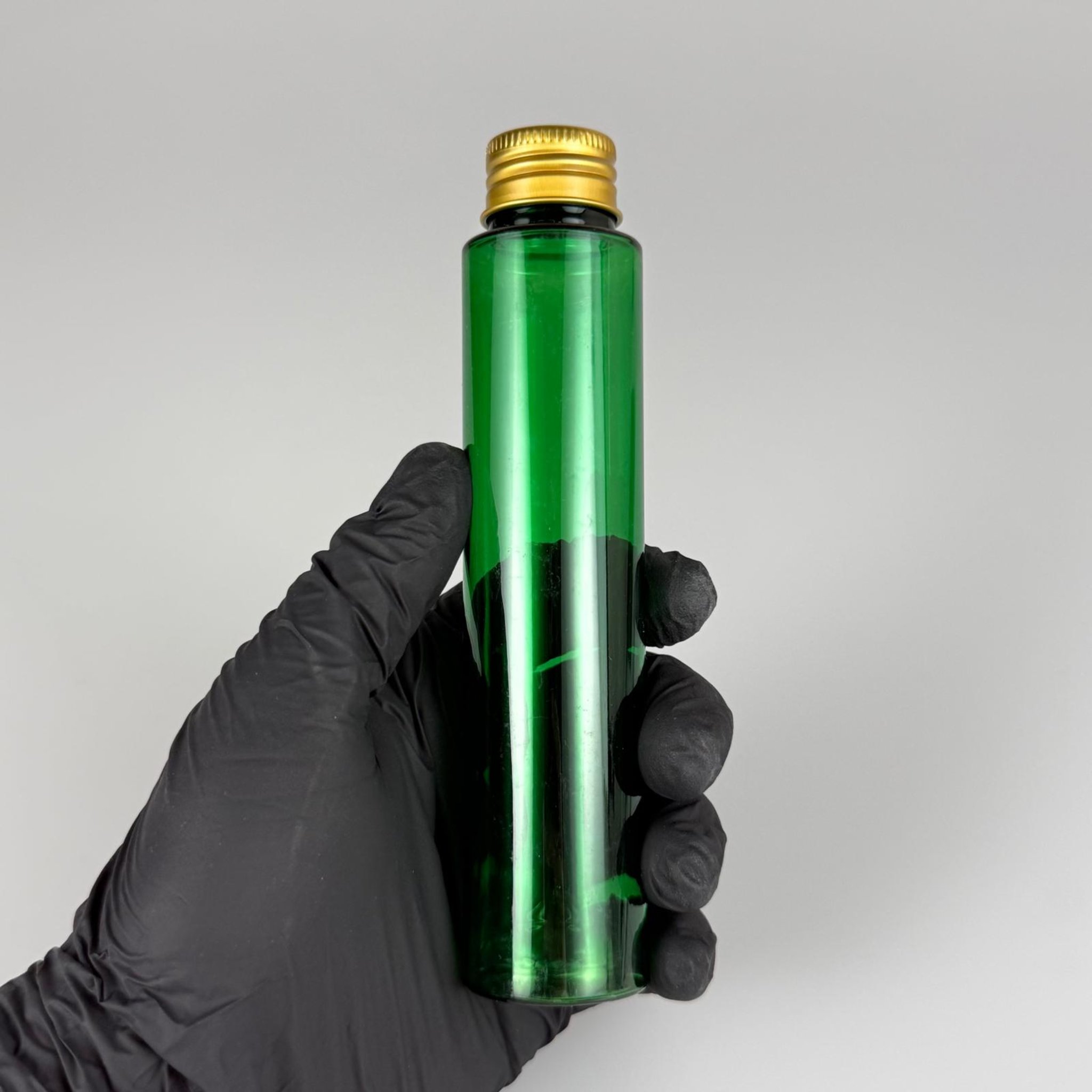 100 CC UZUN SİLİNDİR YEŞİL PET ŞİŞE (24 GR - 24 AĞIZ ) + KÖPÜK CONTALI GOLD METAL ALÜMİNYUM KAPAK TAKIM - 100 ML BİBERİYE SUYU, LAVANTA YAĞI, SAÇ SERUM, TONİK VB İÇİN PLASTİK KOZMETİK AMBALAJLARI