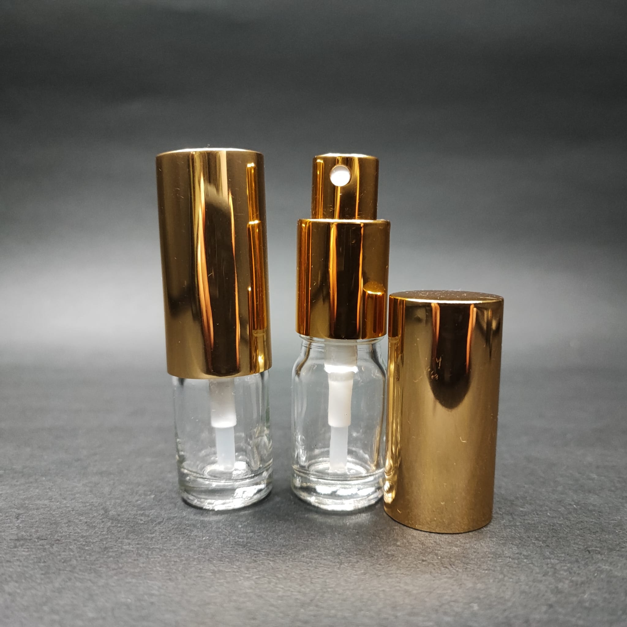 5 ML LÜKS VİDALI VALF ÇEVİRME PARFÜM ŞİŞELERİ - 5 CC ŞEFFAF CAM ŞİŞE - GOLD METAL SPREYLİ KAPAKLI SET