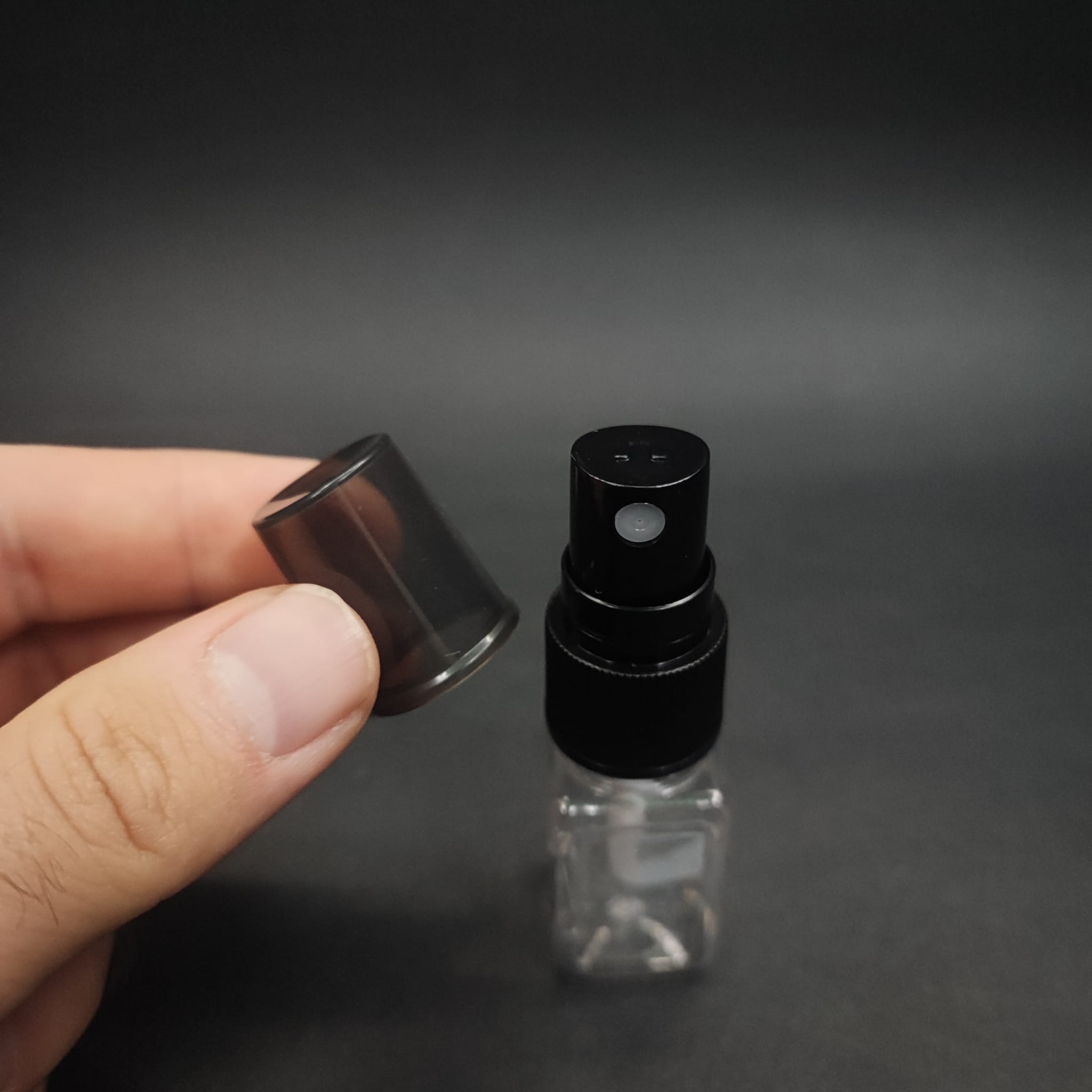 10 CC ŞEFFAF KARE PET ŞİŞE - SİYAH SPREYLİ TESTER 10 ML PLASTİK ŞİŞE