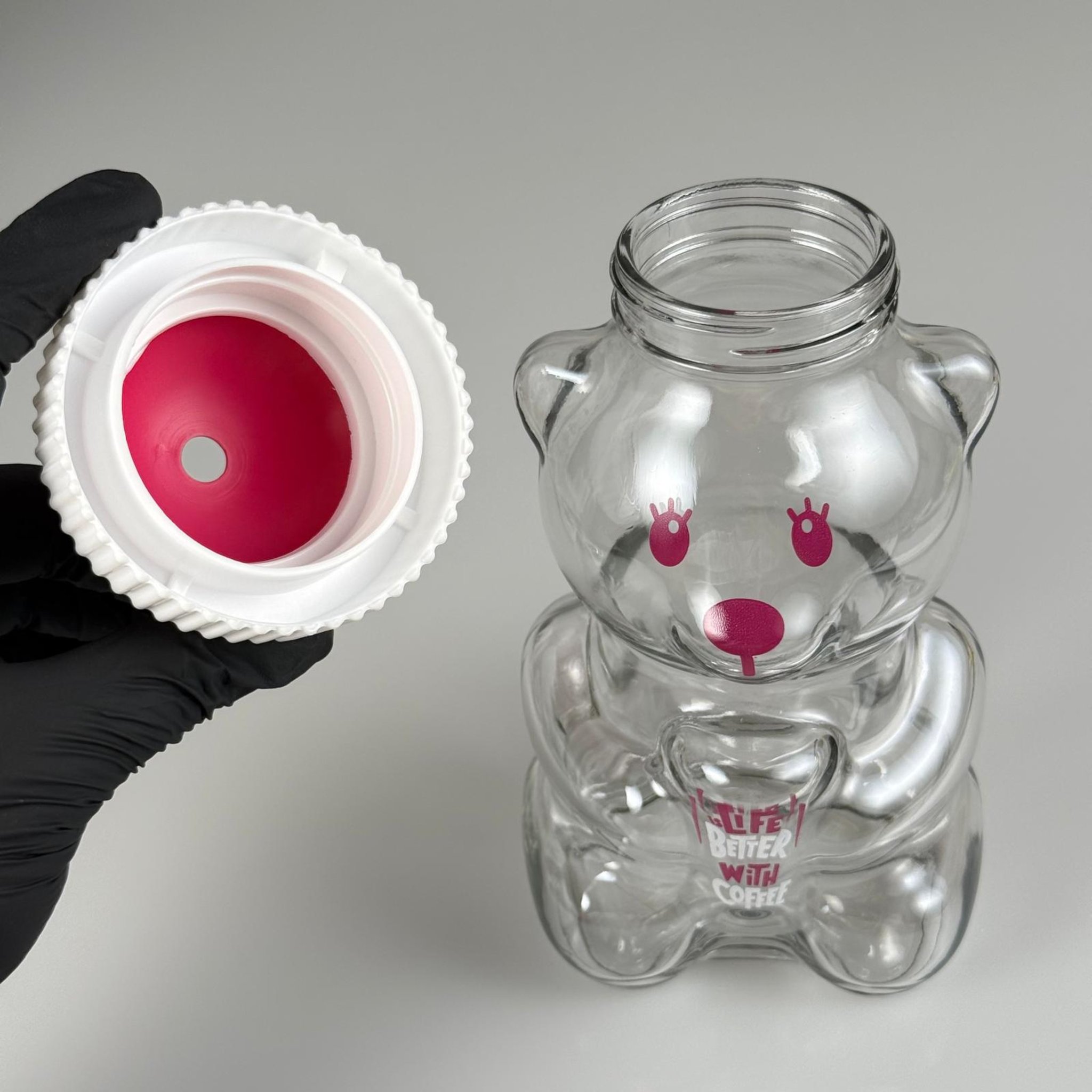 500 CC PİPETLİ CAM AYICIK BARDAK - PEMBE KAPAKLI + FIRÇALI PASLANMAZ ÇELİK GÜMÜŞ PİPETLİ TAKIM - 500 ML AYICIK FİGÜRLÜ PİPETLİ CAM SU , SOĞUK KAHVE ,  MEYVE SUYU ,  MEŞRUBAT BARDAĞI VB - HEDİYELİK BARDAK