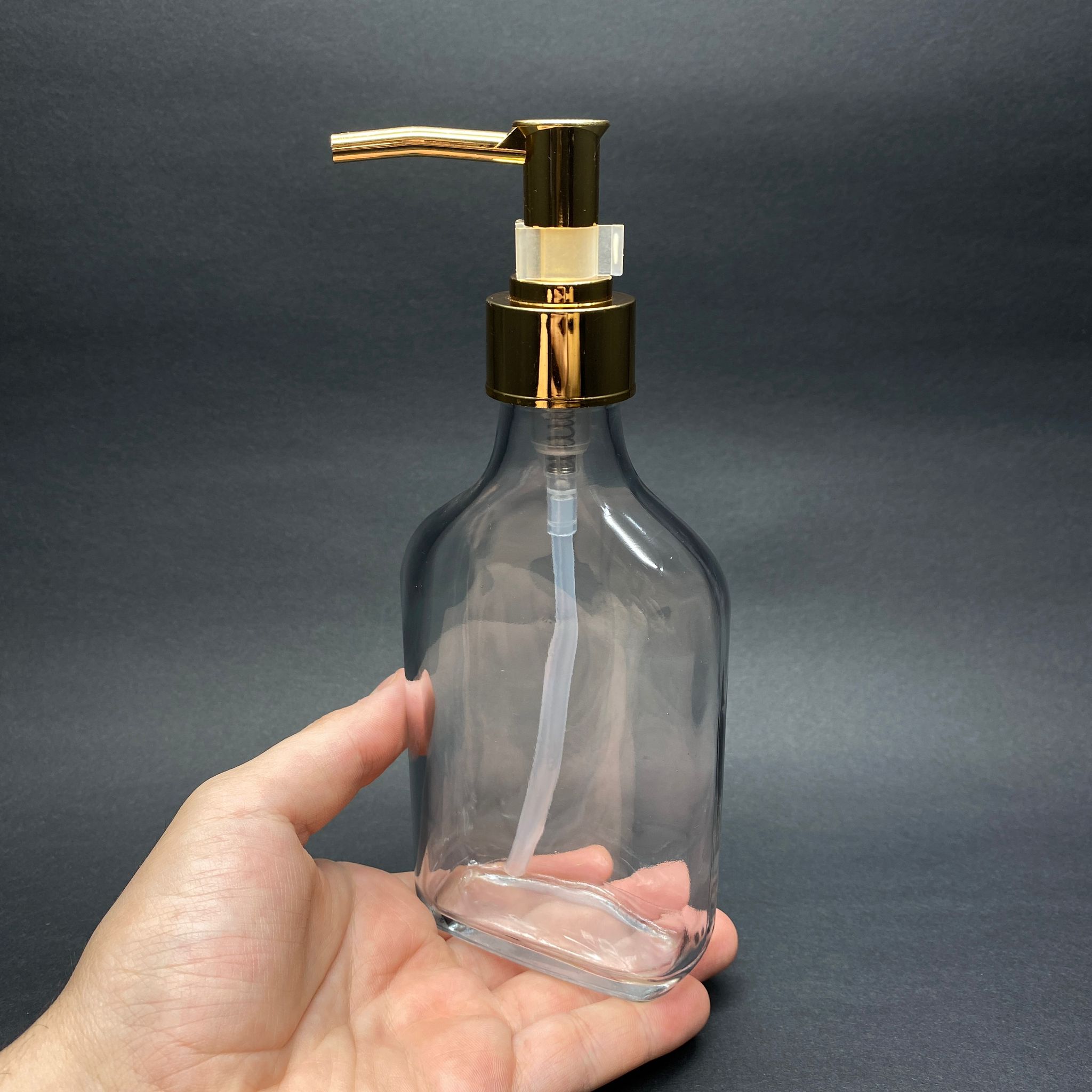 200 CC YASSI CAM ŞİŞE - FULL METALİK LÜKS GOLD POMPALI - 200 ML SIVI SABUN POMPALI YASSI CAM ŞİŞE , CAM TONİK ŞİŞESİ