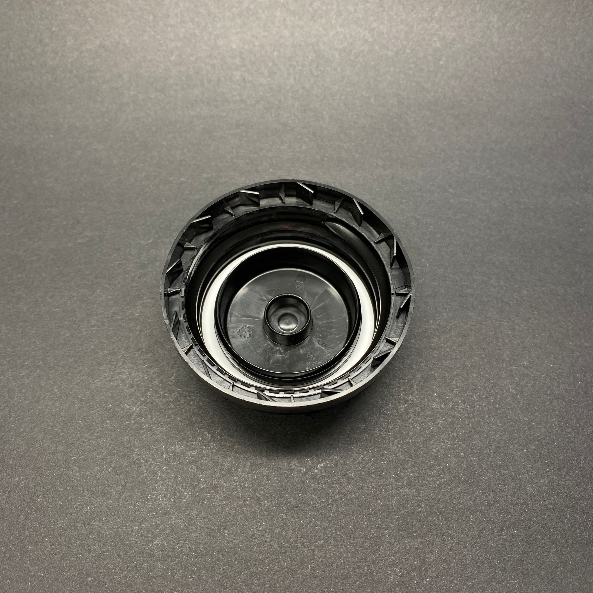 60 MM SANAYİ BİDON KAPAĞI - KİLİTLİ - (20-30 LT BİDONA UYAR) SK 60/31 SİYAH BERİCAP BİDON KAPAK