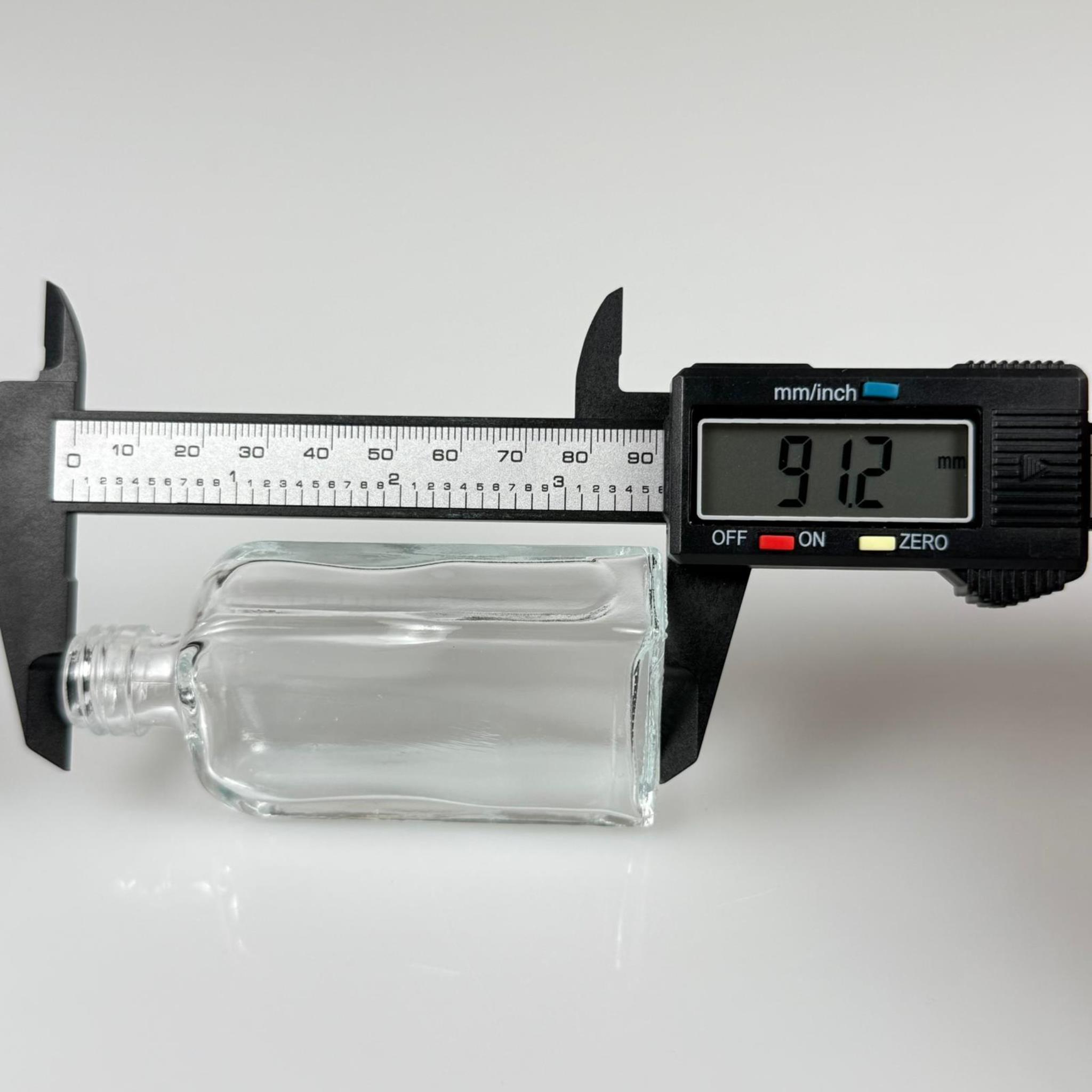 40 CC YASSI DİKDÖRTGEN CAM ŞİŞE - 18 MM AĞIZ - 40 ML PRESTİJLİ ŞİŞE