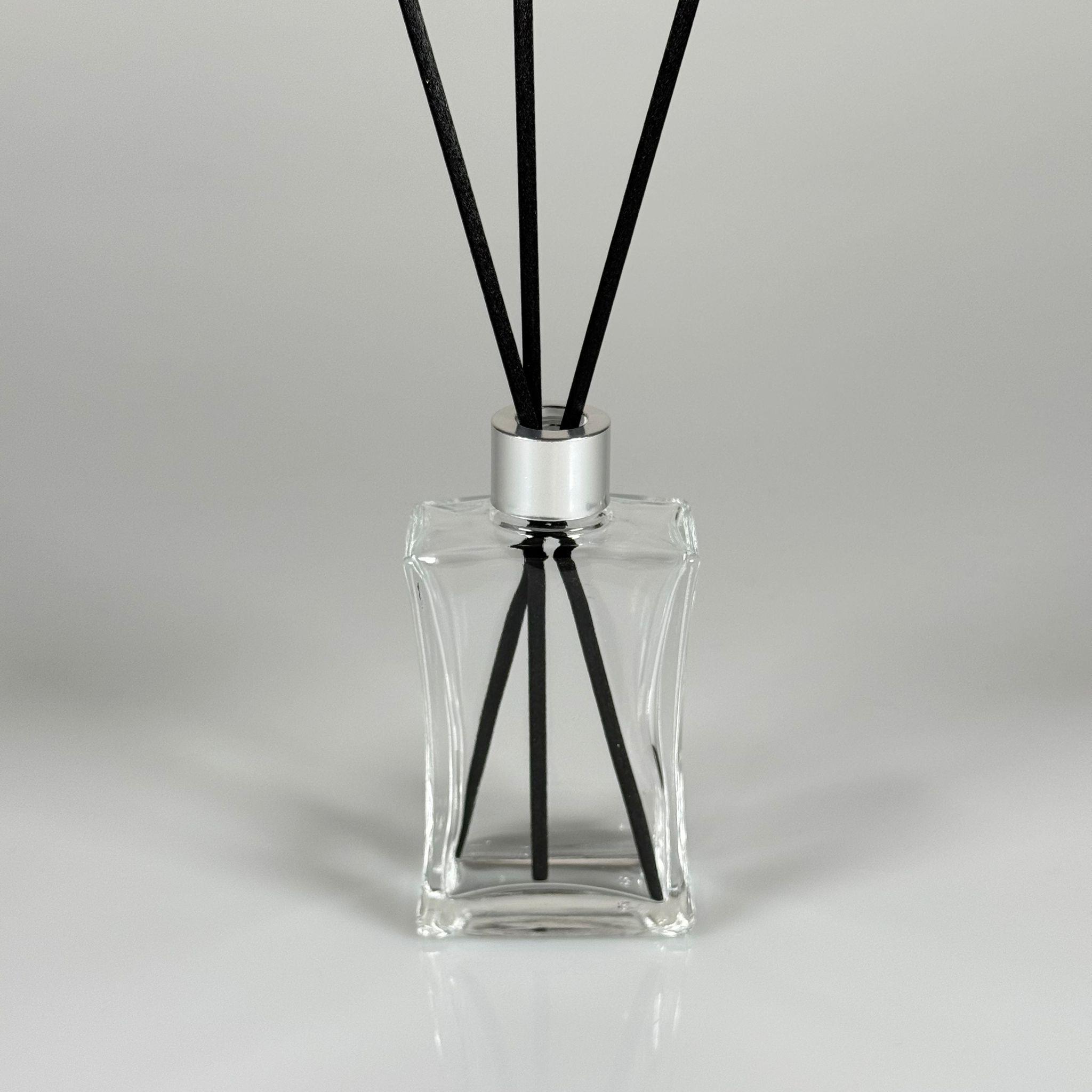 50 CC DİKDÖRTGEN BAMBU CAM BAMBU ODA KOKUSU ŞİŞESİ - 50 ML ÇUBUKLU KÖŞELİ BAMBU ODA KOKUSU ŞİŞESİ - DİFÜZÖR ŞİŞE- CAM ŞİŞE + GÜMÜŞ METAL KAPAK + PLASTİK TIPA + 3 ADET FİBER SİYAH BAMBU ÇUBUK