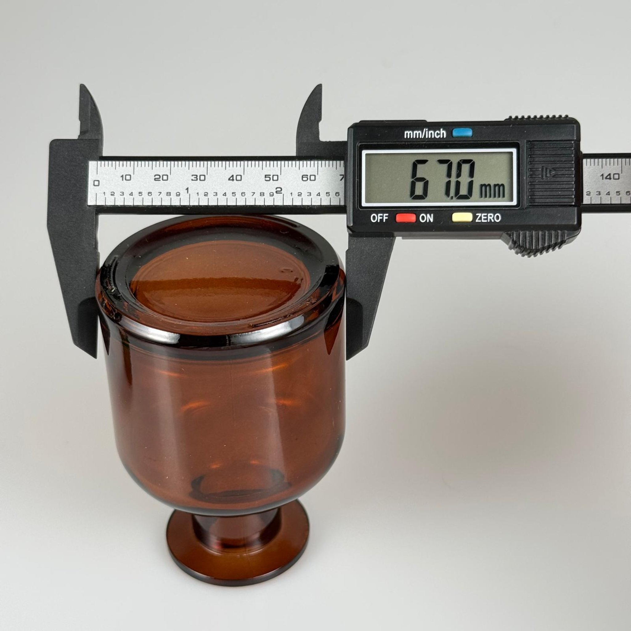 150 CC AMBER LÜX SİLİNDİR CAM ŞİŞE + YEŞİL MANTAR TIPA - 150 ML TIPALI CAM ŞİŞE