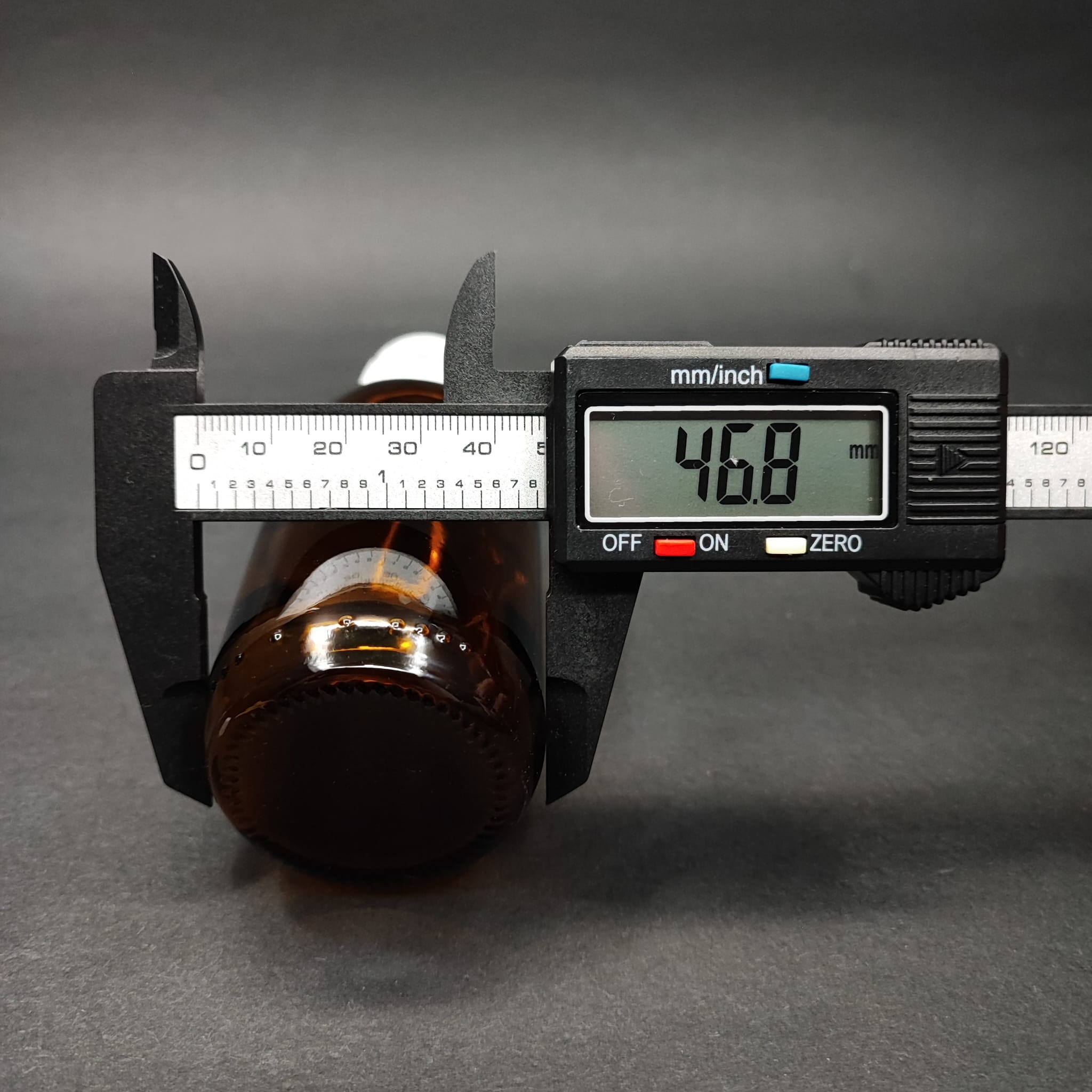 100 ML DOLUMU KOLAY, GENİŞ AĞIZLI İÇTEN DAMLALIKLI ŞİŞE (25 MM AĞIZ)  - 100 CC BEYAZ KİLİTLİ DAMLALIKLI CAM ECZA ŞİŞESİ - AMBER KAHVERENGİ