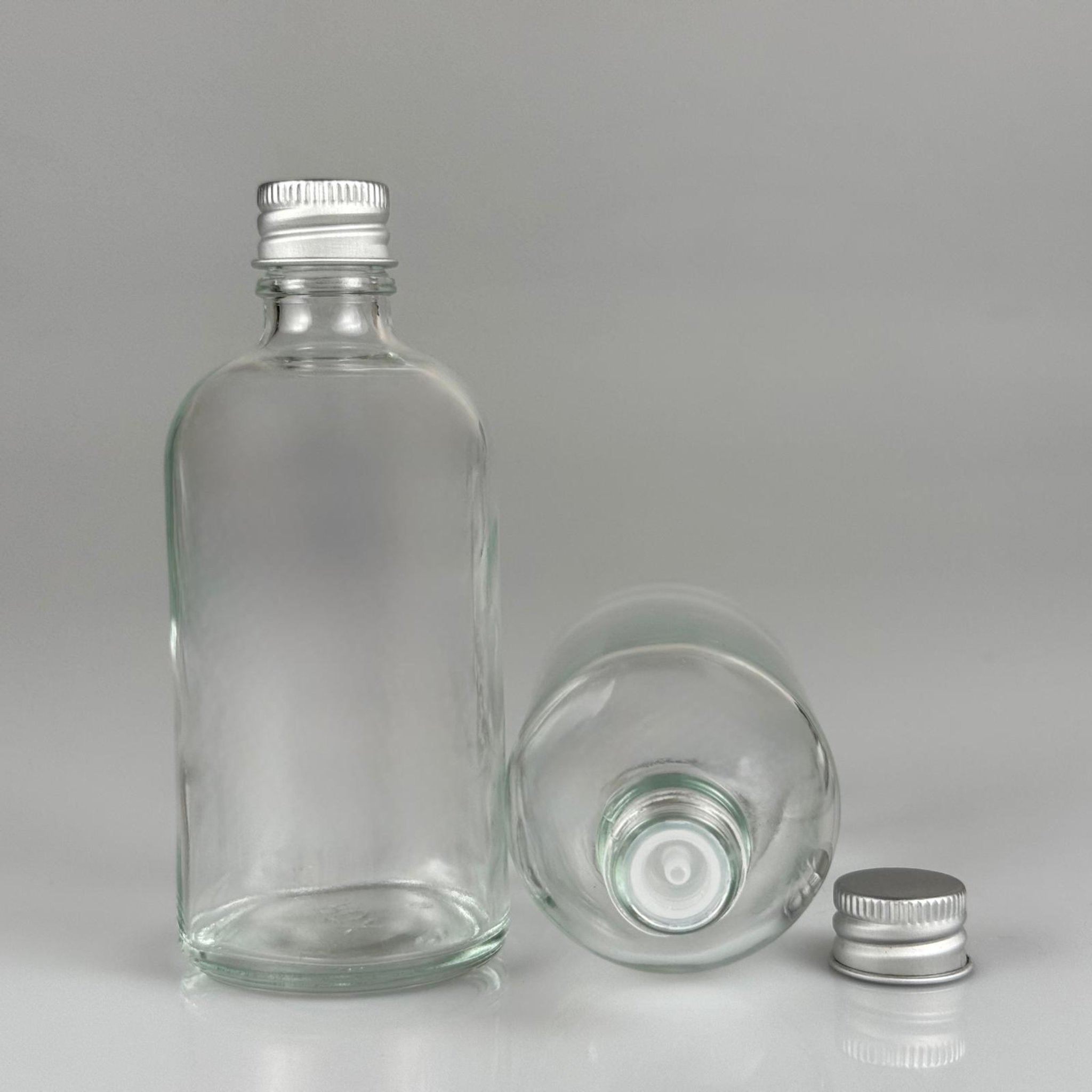 100 CC ŞEFFAF CAM ŞİŞE + KÖPÜK CONTALI GÜMÜŞ ALÜMİNYUM METAL KAPAKLI + DAMLALIKLI KOLONYA TIPALI TAKIM - 100 ML ŞEFFAF CAM ŞİŞE
