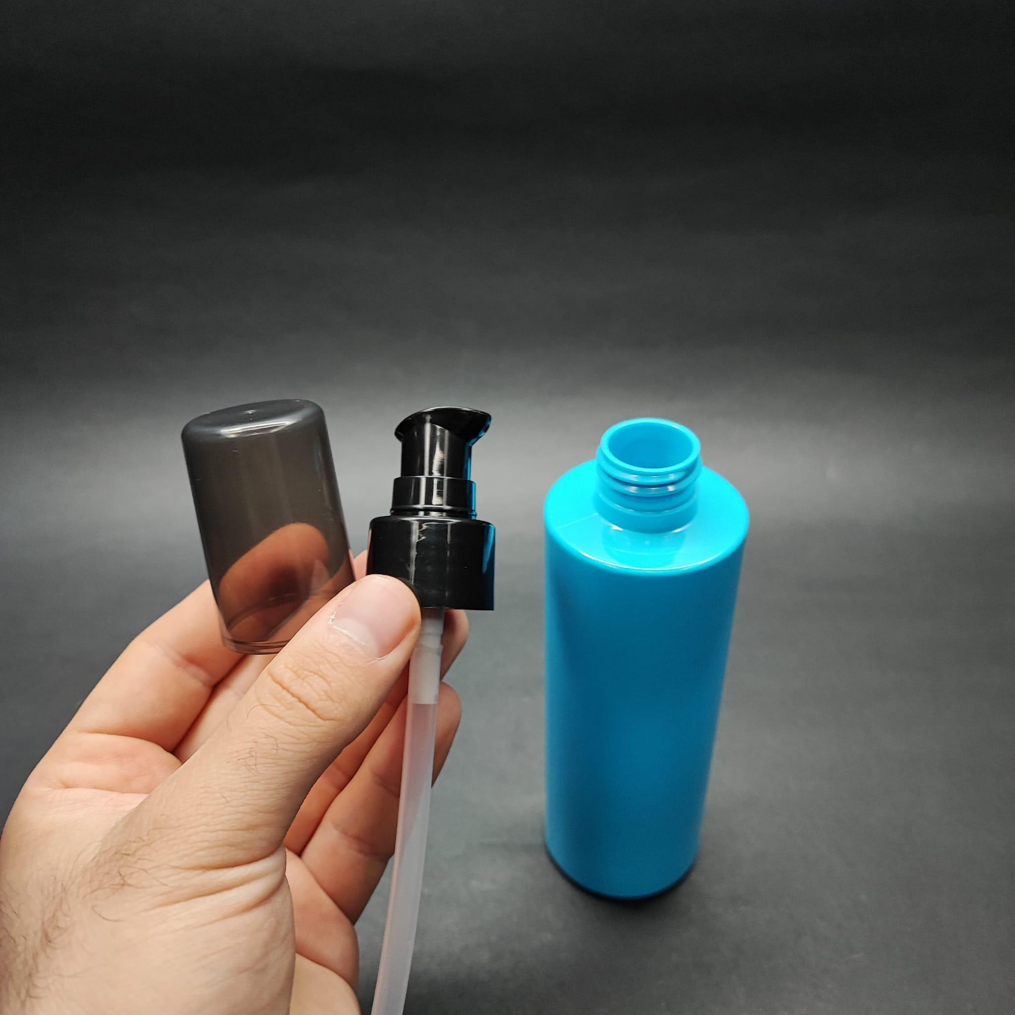 200 CC KÜT BOYUNLU UZUN SİLİNDİR PET ŞİŞE (24 GR) - SİYAH LOSYON POMPALI - 200 ML PLASTİK ŞİŞE - MAVİ