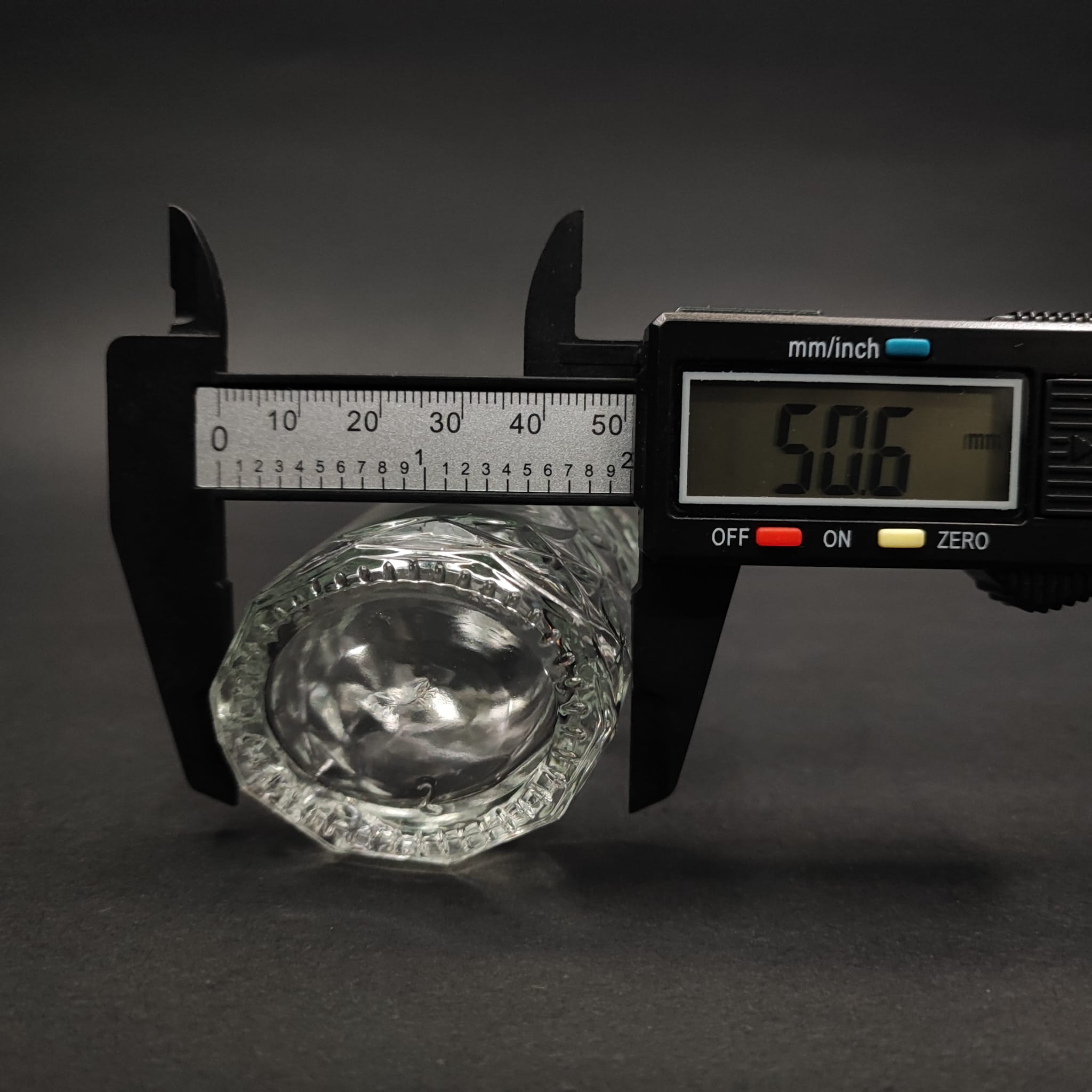 50 CC VELORA CAM ŞİŞE - CONTALI BEYAZ KAPAKLI - 50 ML LÜX CAM ŞİŞE