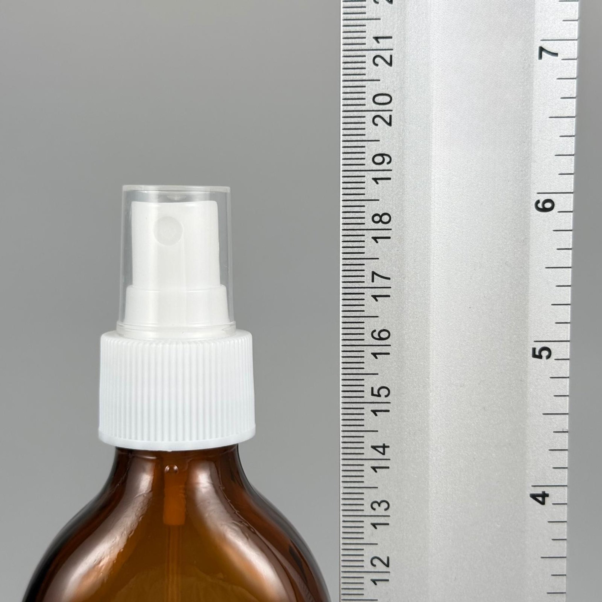 150 ML YASSI AMBER SPREYLİ CAM ŞİŞE - 150 CC YASSI KAHVERENGİ CAM ŞİŞE + 25 MM BEYAZ SPREY FISFIS TAKIM