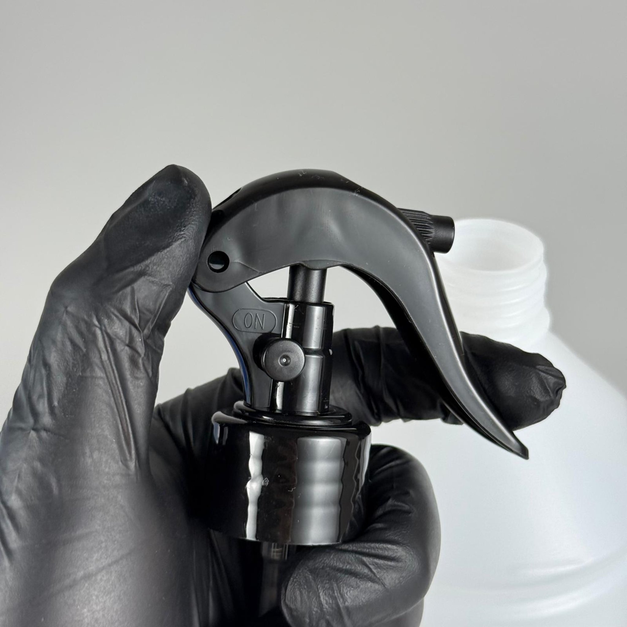 1000 CC TİNER ŞİŞESİ - SİYAH TRİGER TETİK SPREYLİ (DUMAN PÜSKÜRTÜR) - 1000 ML KİMYASALA DAYANIKLI PLASTİK ŞİŞE - 1 LT POLİETİLEN ŞİŞE