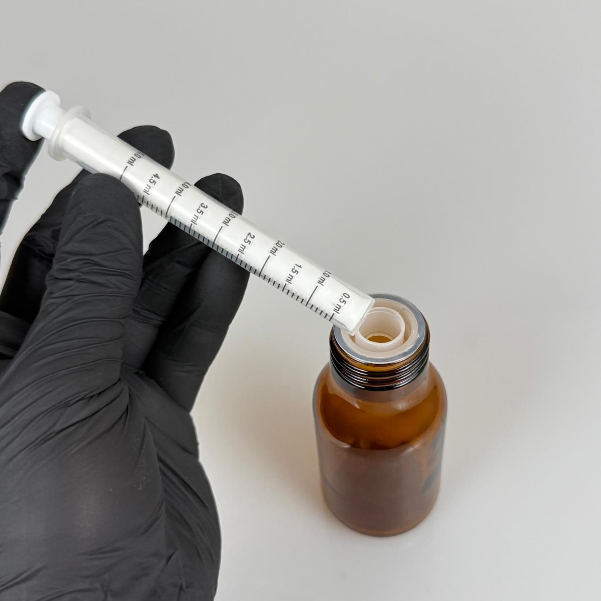 50 ML CAM ECZA ŞİŞESİ + 5 ML DOZAJ PİPETİ + DOZAJ TIPASI + CONTALI PLASTİK KAPAK TAKIM