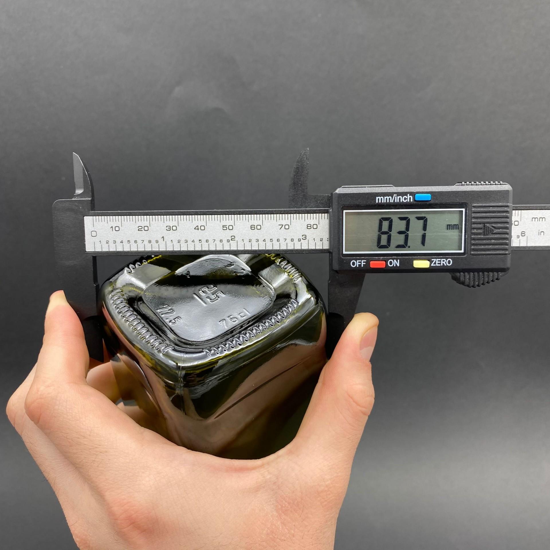 750 CC YEŞİL MARASKA CAM ŞİŞE KAPAKSIZ (31 AĞIZ) - 750 ML KÖŞELİ ŞİŞE - YEŞİL - ŞİŞECAM ÜRÜN KODU: 120675 İLE EŞDEĞERDİR