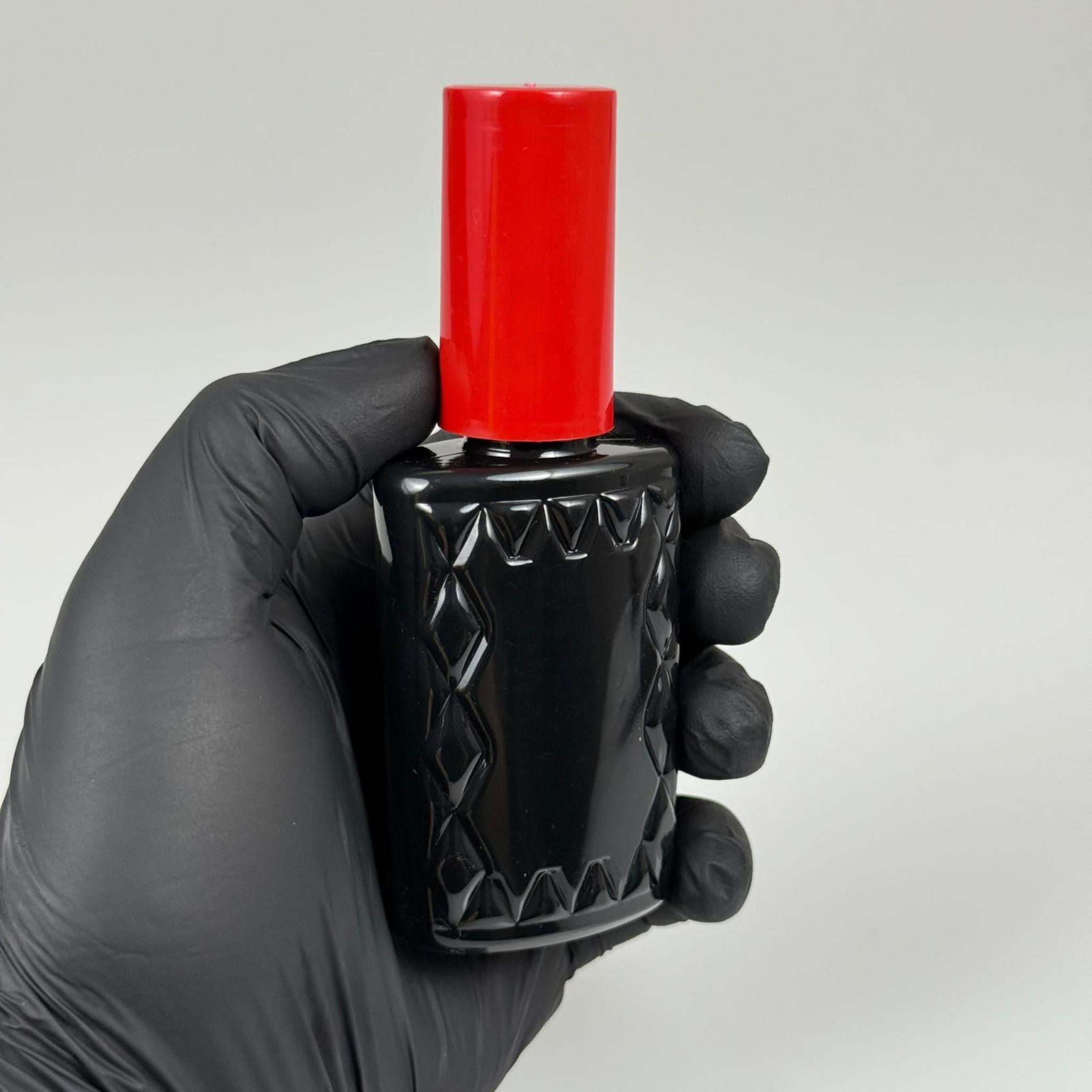 50 CC SİYAH PET KÖŞELİ PARFÜM ŞİŞESİ - BEYAZ SPREYLİ - KIRMIZI KORUMA KAPAKLI - 50 ML PLASTİK PARFÜM - KOLONYA ŞİŞESİ