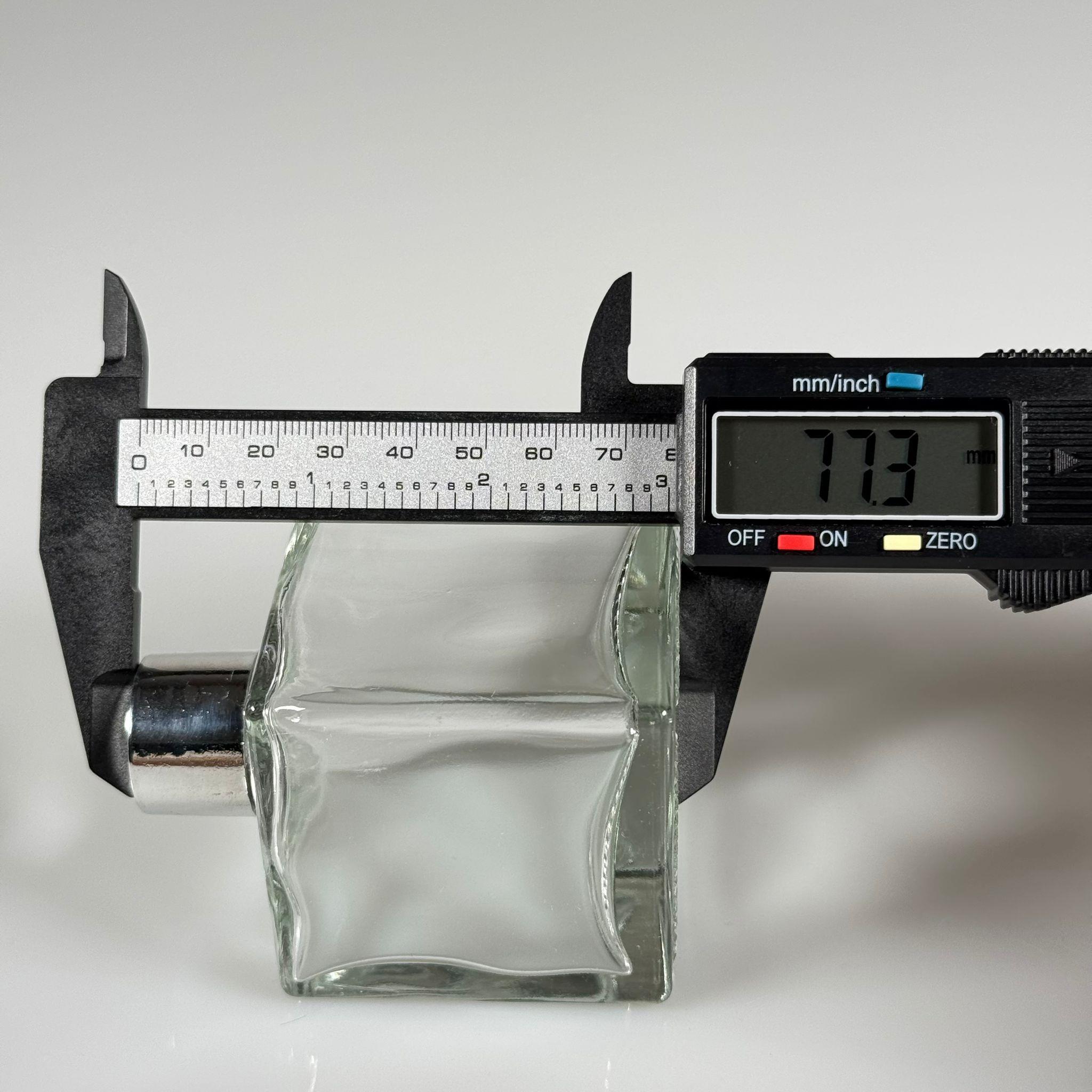 100 CC KARE BAMBU CAM BAMBU ODA KOKUSU ŞİŞESİ - 100 ML ÇUBUKLU KÖŞELİ BAMBU ODA KOKUSU ŞİŞESİ - DİFÜZÖR ŞİŞE- CAM ŞİŞE + GÜMÜŞ PLASTİK KAPAK + TIPA + 2 ADET FİBER BEYAZ BAMBU ÇUBUK - YENİ MODEL