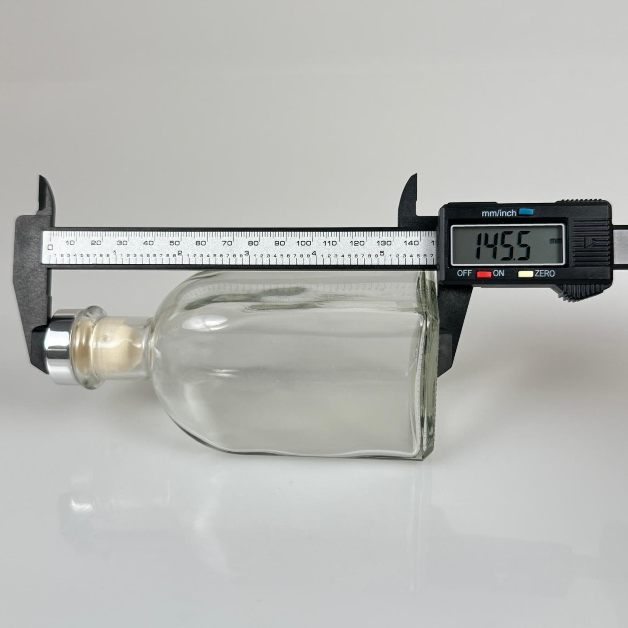 250 CC KARE FRASK MODEL CAM BAMBU ODA KOKUSU ŞİŞESİ - 250 ML ÇUBUKLU KÖŞELİ BAMBU ODA KOKUSU ŞİŞESİ - DİFÜZÖR ŞİŞE- CAM ŞİŞE + GÜMÜŞ TIPA + 3 ADET FİBER SİYAH BAMBU ÇUBUK