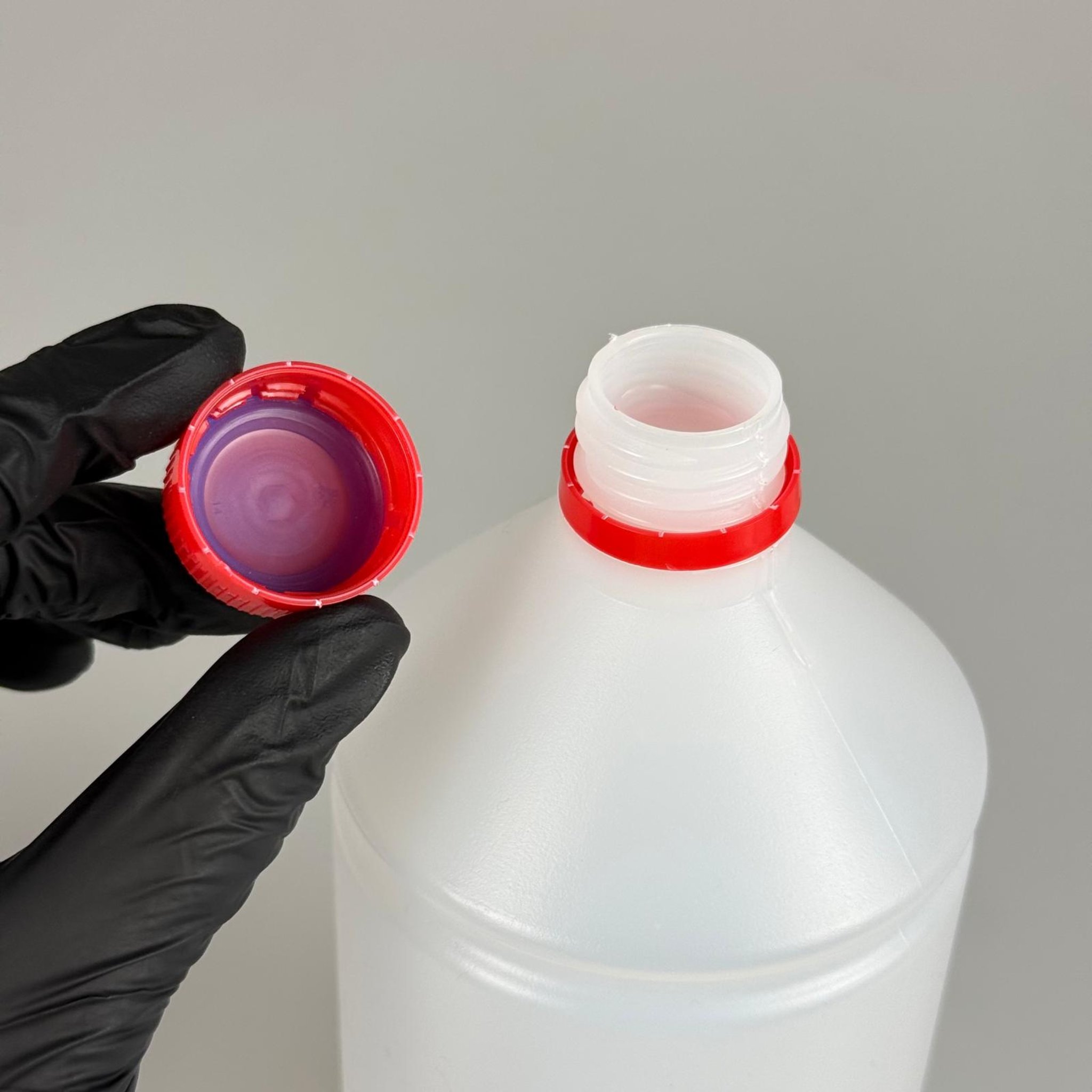 1000 CC TİNER ŞİŞESİ - KIRMIZI KİLİTLİ KAPAKLI - 1000 ML KİMYASALA DAYANIKLI PLASTİK ŞİŞE - 1 LT POLİETİLEN ŞİŞE