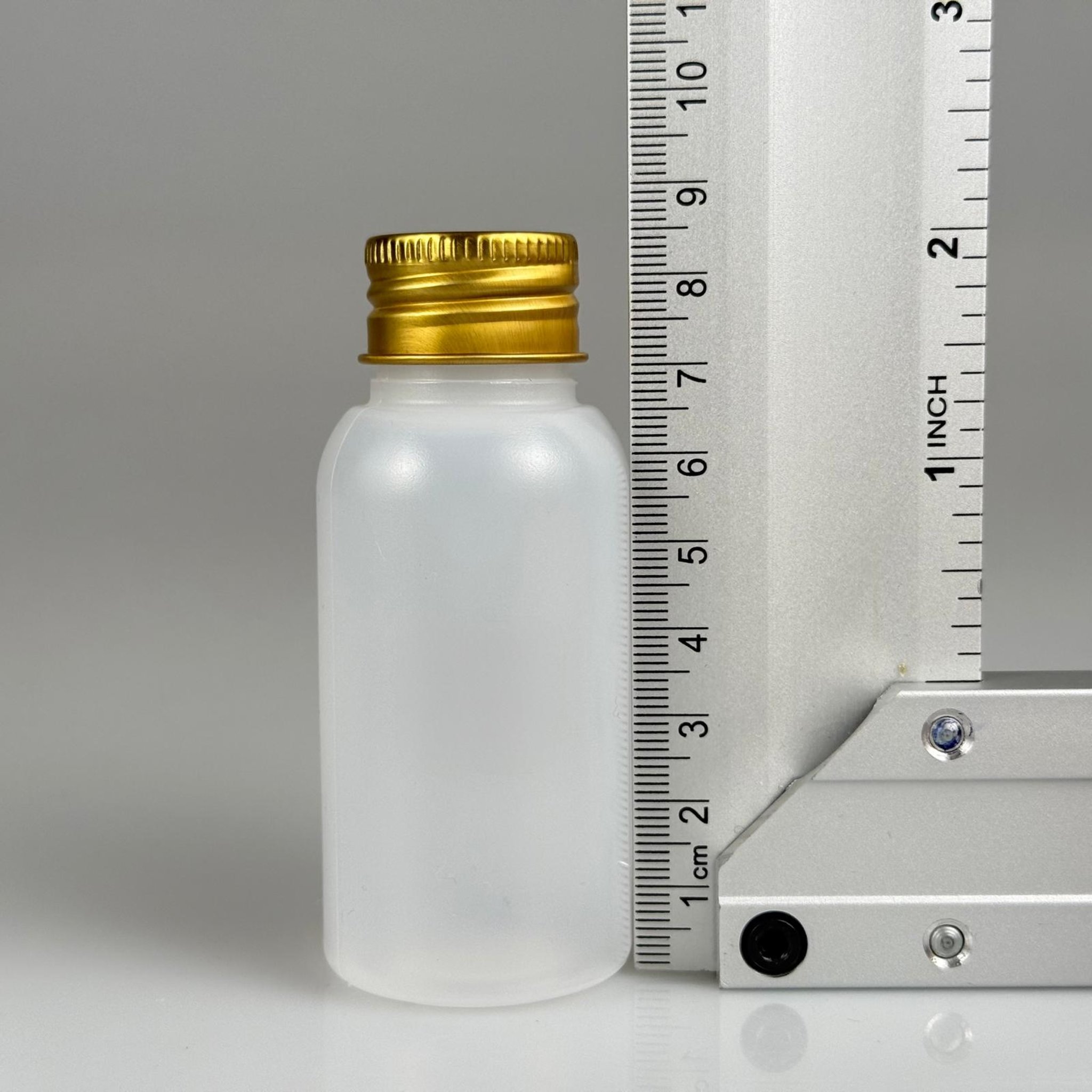 50 ML SIKILABİLİR YUMUŞAK POLİETİLEN PE PLASTİK ASETON ŞİŞESİ ( 24 AĞIZ ) + KÖPÜK CONTALI GOLD METAL ALÜMİNYUM KAPAK TAKIM - 50 cc sos, yağ, kartuş, mürekkep vb için boş şişeler