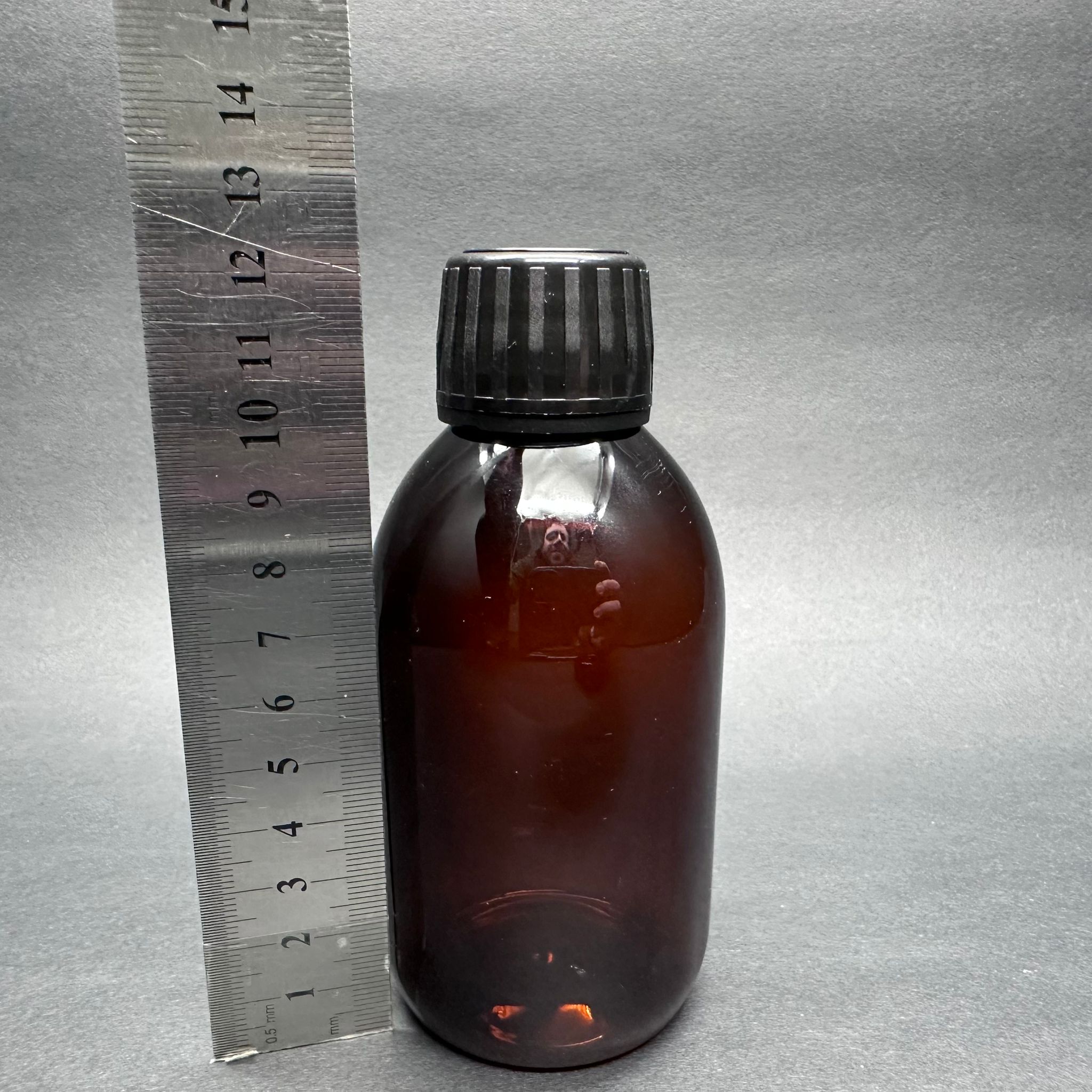 200 CC AMBER PET ECZA ŞİŞESİ - SİYAH KİLİTLİ İLAÇ KAPAKLI - 200 ML KAHVERENGİ PLASTİK ŞURUP ŞİŞESİ (21 GR)